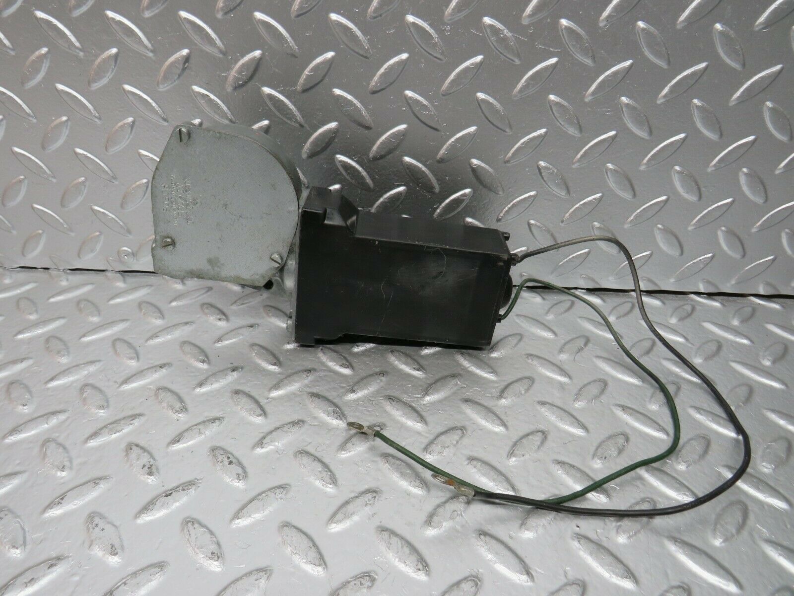 24560 Mercedes-Benz W108 Window Regulator Motor Rear Left 0132001101