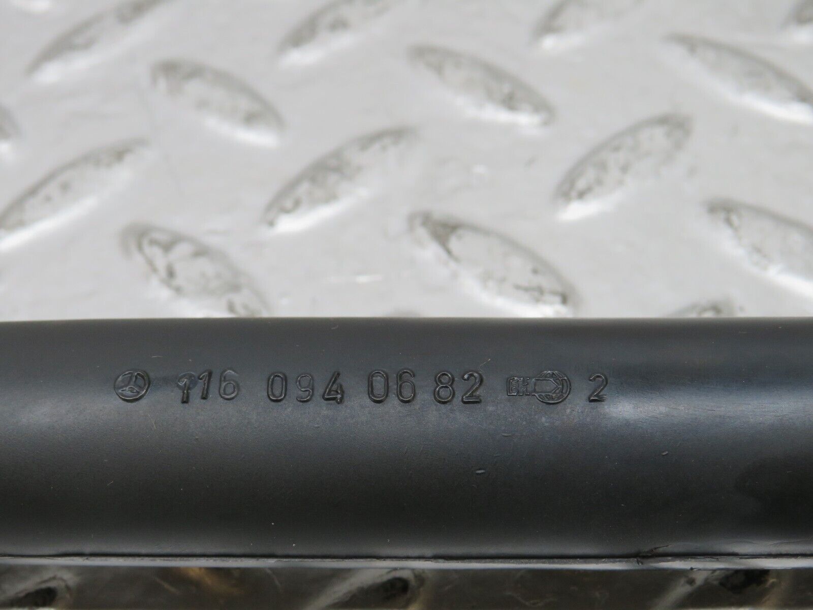 26317 Mercedes-Benz W116 450SE Air Intake Breather Hose 1160940682