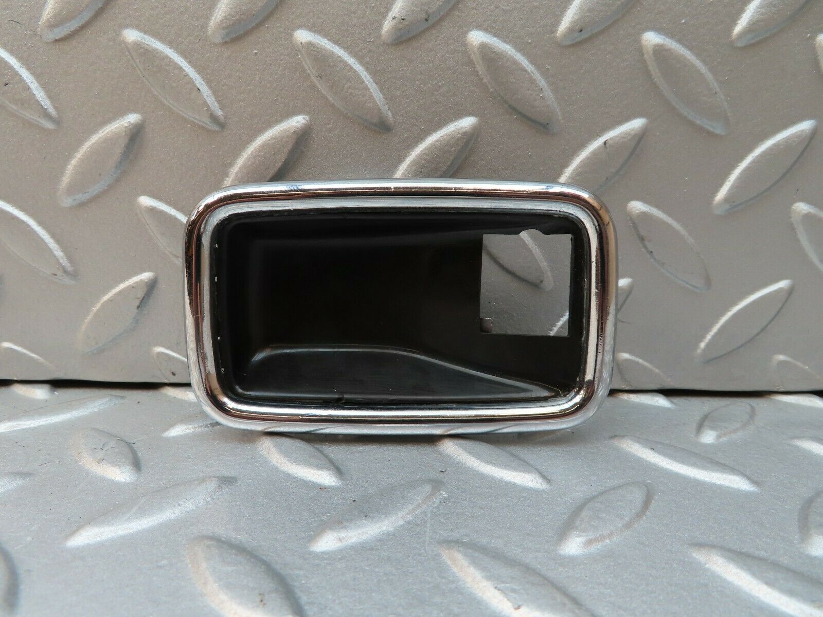 3818 Mercedes-Benz S123 200T Wagon Chrome Frame For Door Handle 1087660511