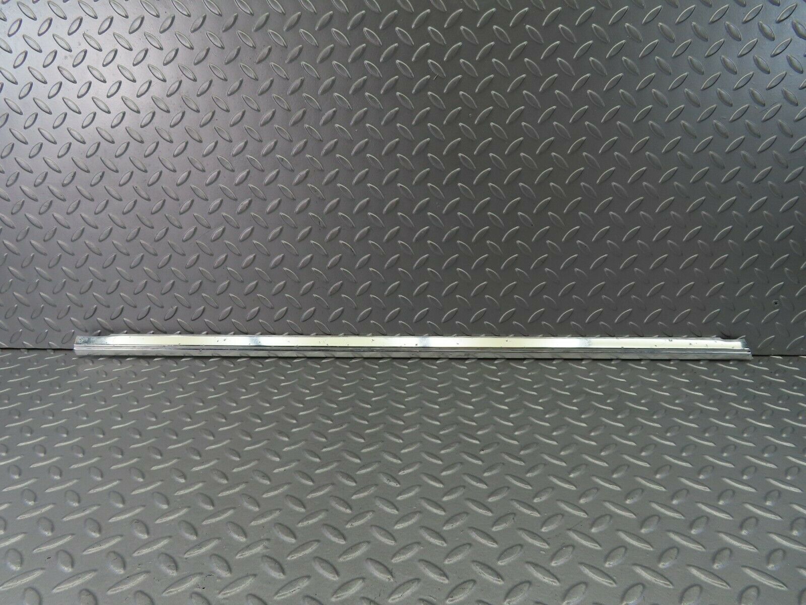 7922 Mercedes-Benz W115 220D Rear Left Door Chrome Moulding Trim