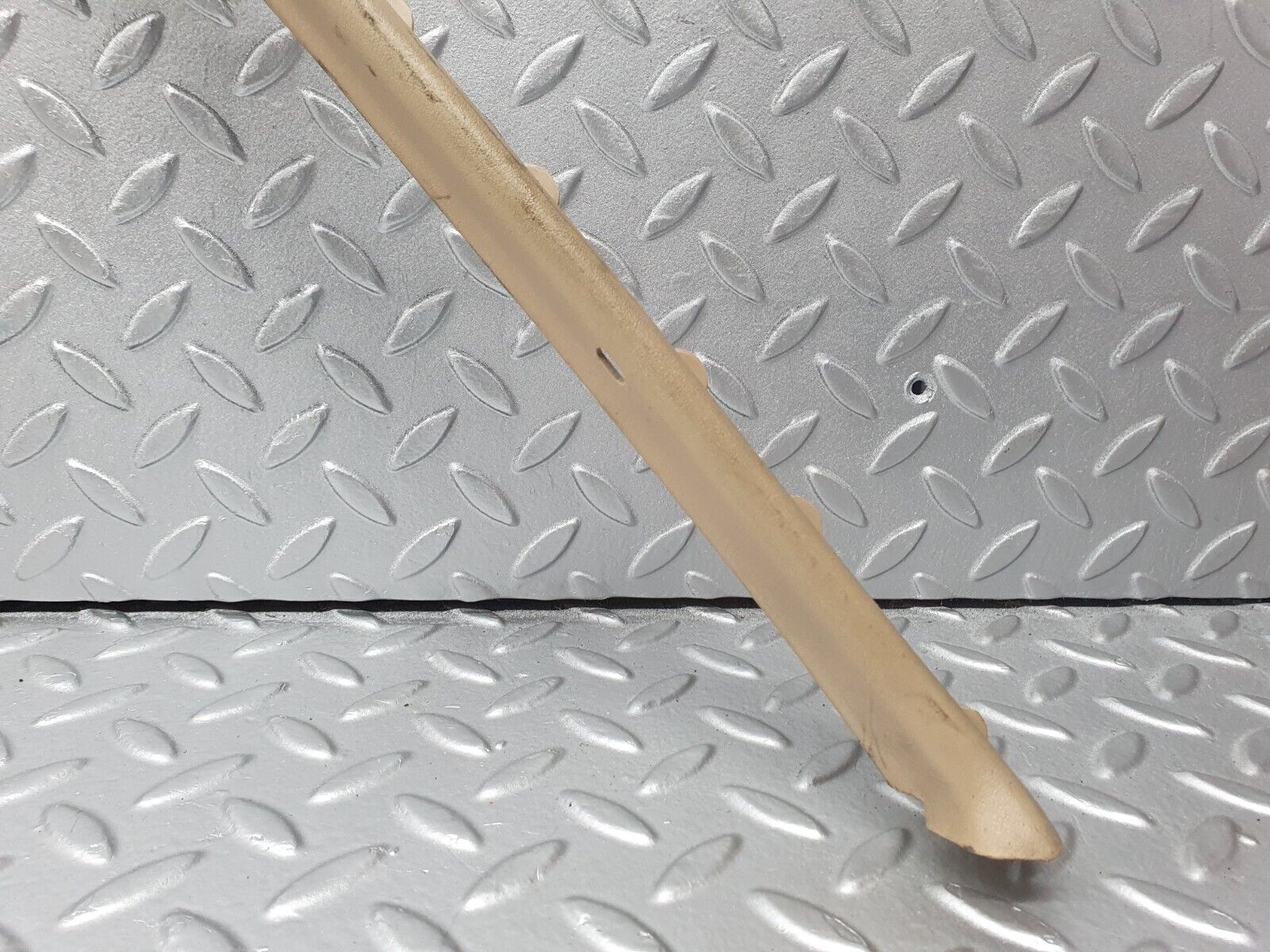 40977 Mercedes-Benz W126 300SE Rear Right Door Window Frame Cover 1267350671