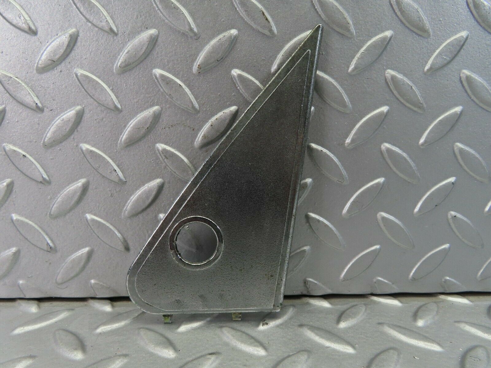 7622 Mercedes-Benz S123 230TE Wagon Mirror Triangle Cover Right 1237250811
