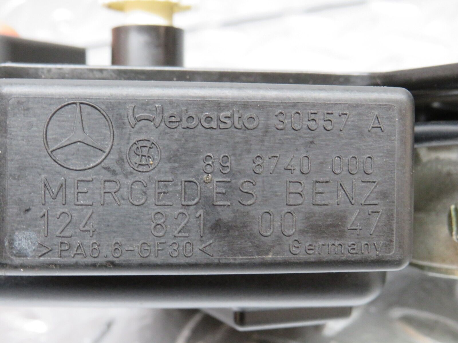 31354 Mercedes-Benz S124 220TE Sunroof Motor Webasto With Relay 1247800507 1248210047
