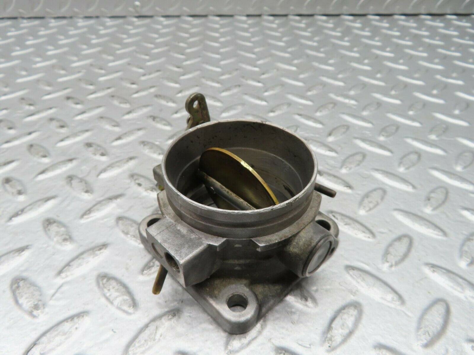 15271 Mercedes-Benz W123 230E Throttle Body Valve