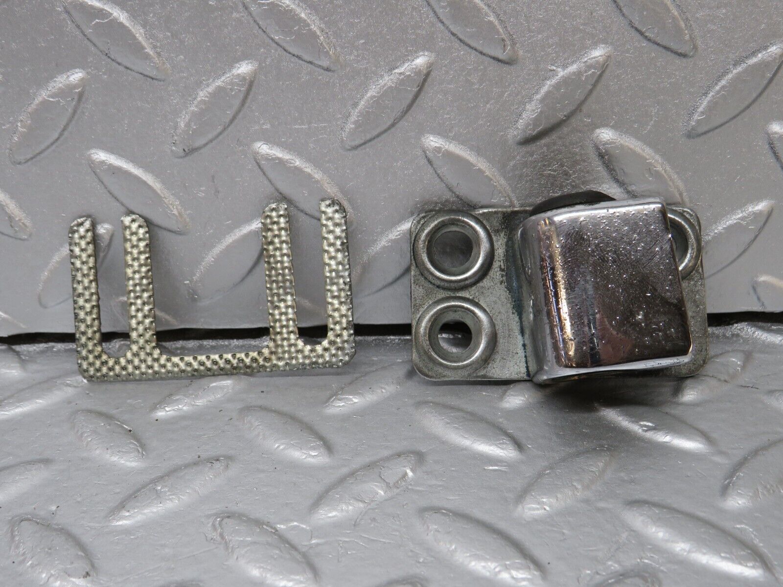 40285 Mercedes-Benz W110 230 Door Lock Latch Right Side