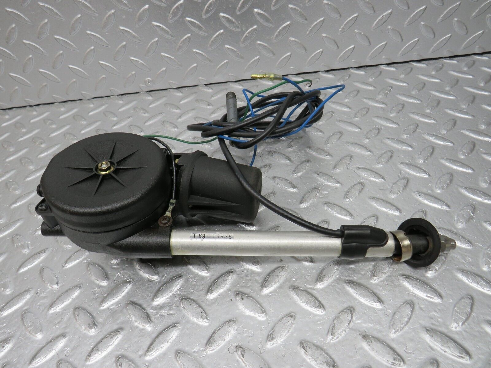 34368 Mercedes-Benz C126 380SEC Coupe Electric Antenna