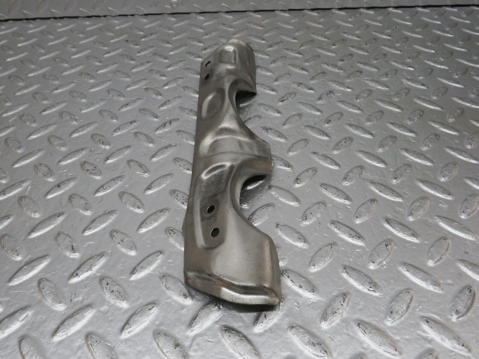 33116 Mercedes-Benz W126 380 V8 M116 Exhaust Manifold Heat Shield