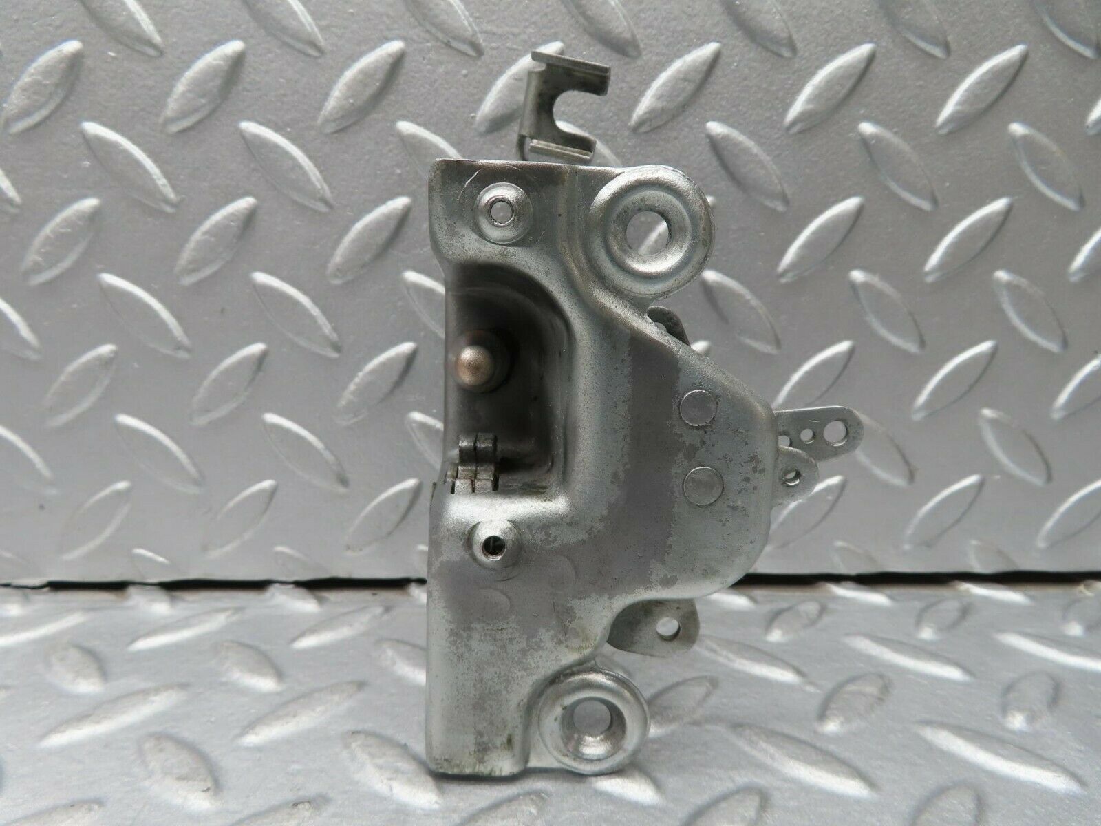 16694 Mercedes-Benz C107 380SLC Left Door Lock Mechanism