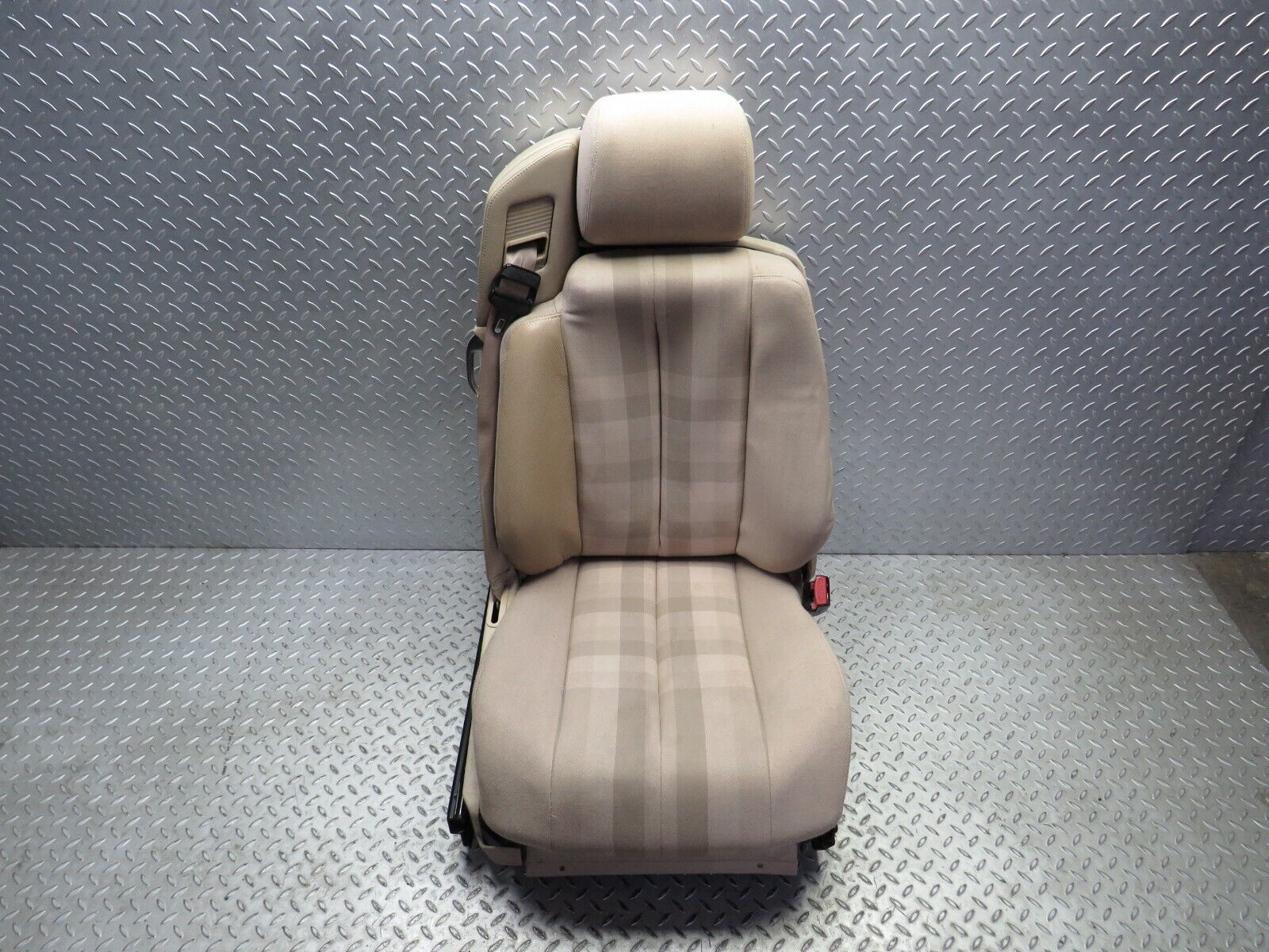 38319 Mercedes-Benz R129 280SL Coupe Electric Front Right Seat Beige