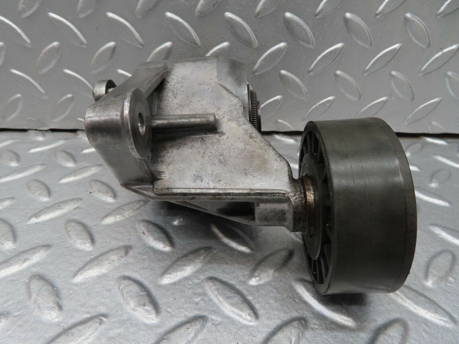 16409 Mercedes-Benz W124 260E Belt Tensioner 1032021140