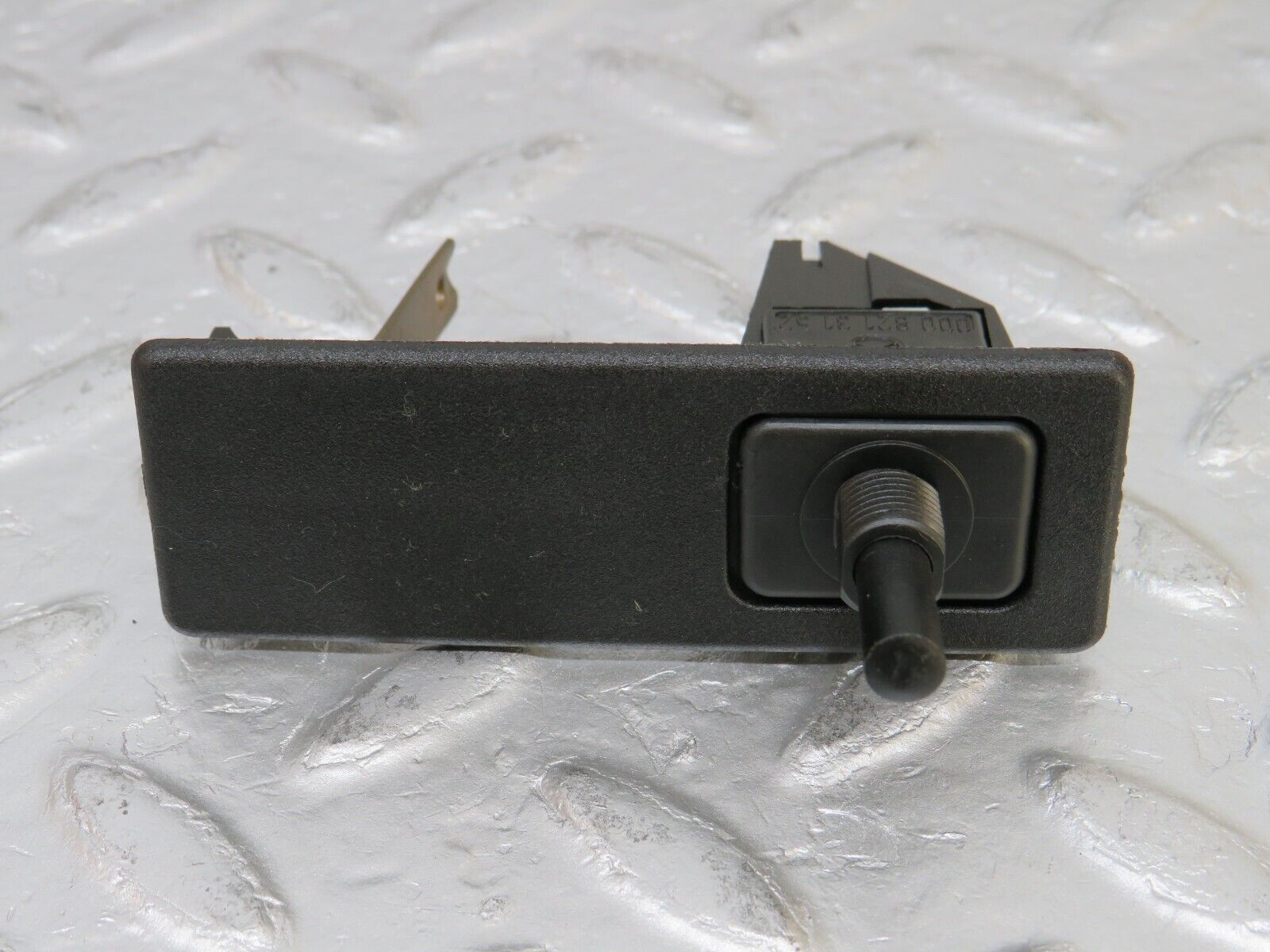 34308 Mercedes-Benz C126 380SEC Trunk Boot Light Switch 1158202511 0008213152
