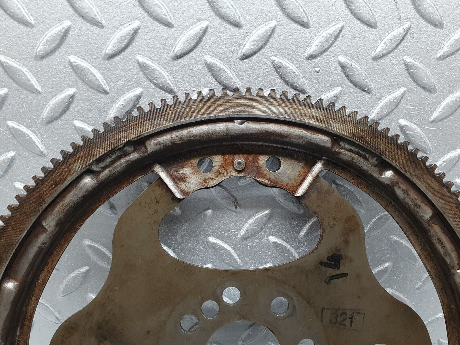 41203 Mercedes-Benz W126 300SE Flywheel Starter Ring With Bolts 1020320606