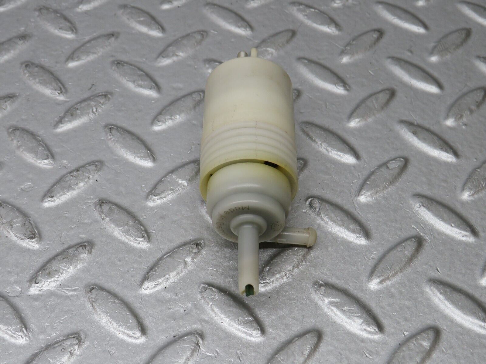 36116 Mercedes-Benz W126 420SE Windscreen Washer Pump Hella 1248690221