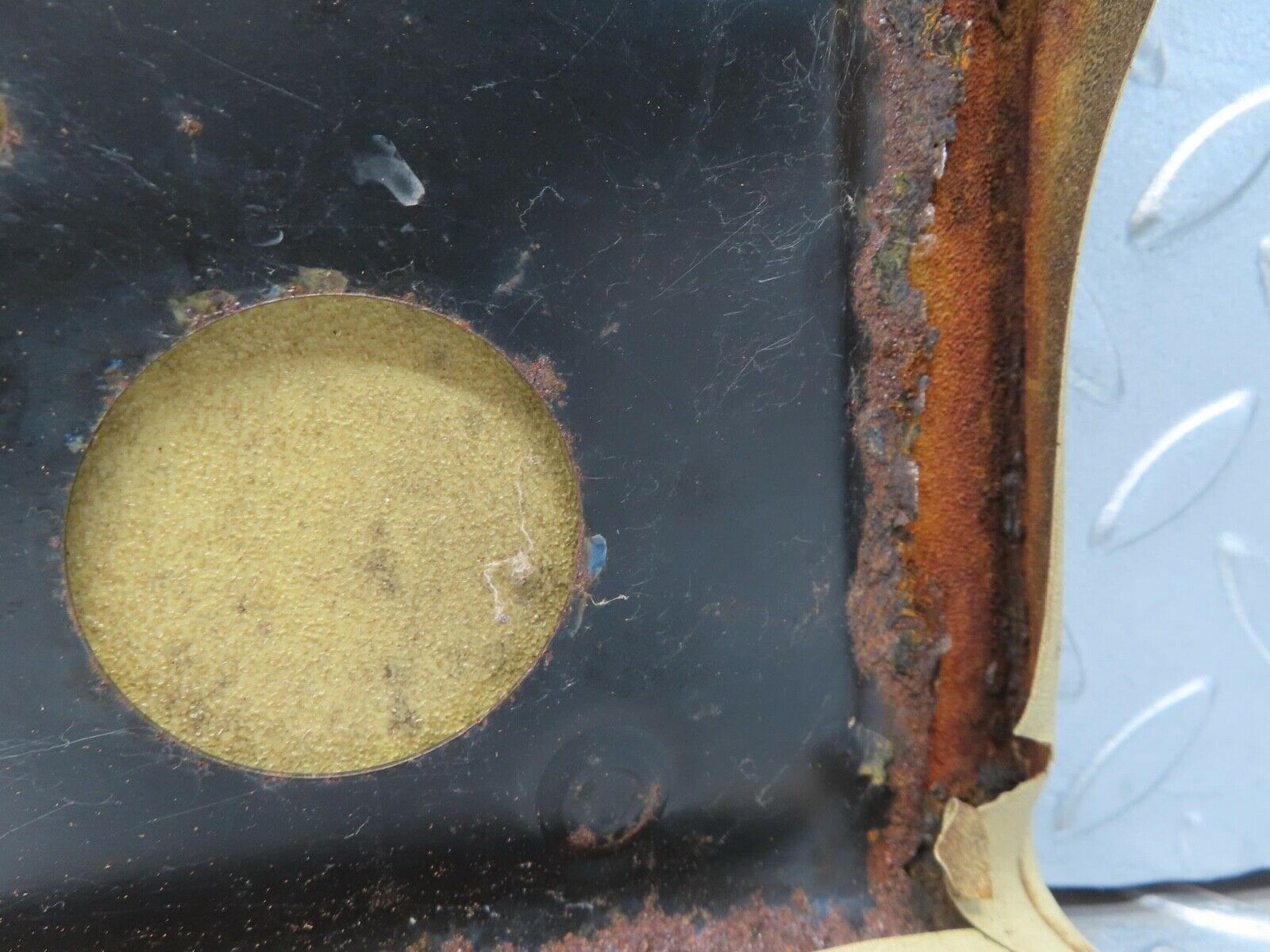 13479 Mercedes-Benz W123 200 B Pillar Cover Left Side Cream