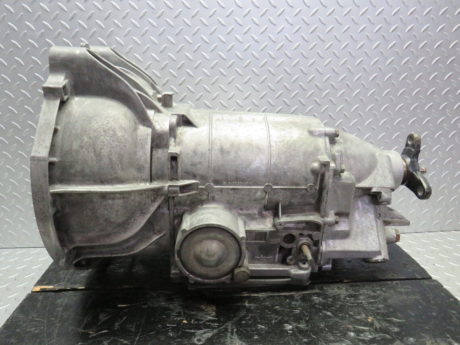 33129 Mercedes-Benz W123 240D Automatic Gearbox 3 Speed 722.117 1232700601 1152714501