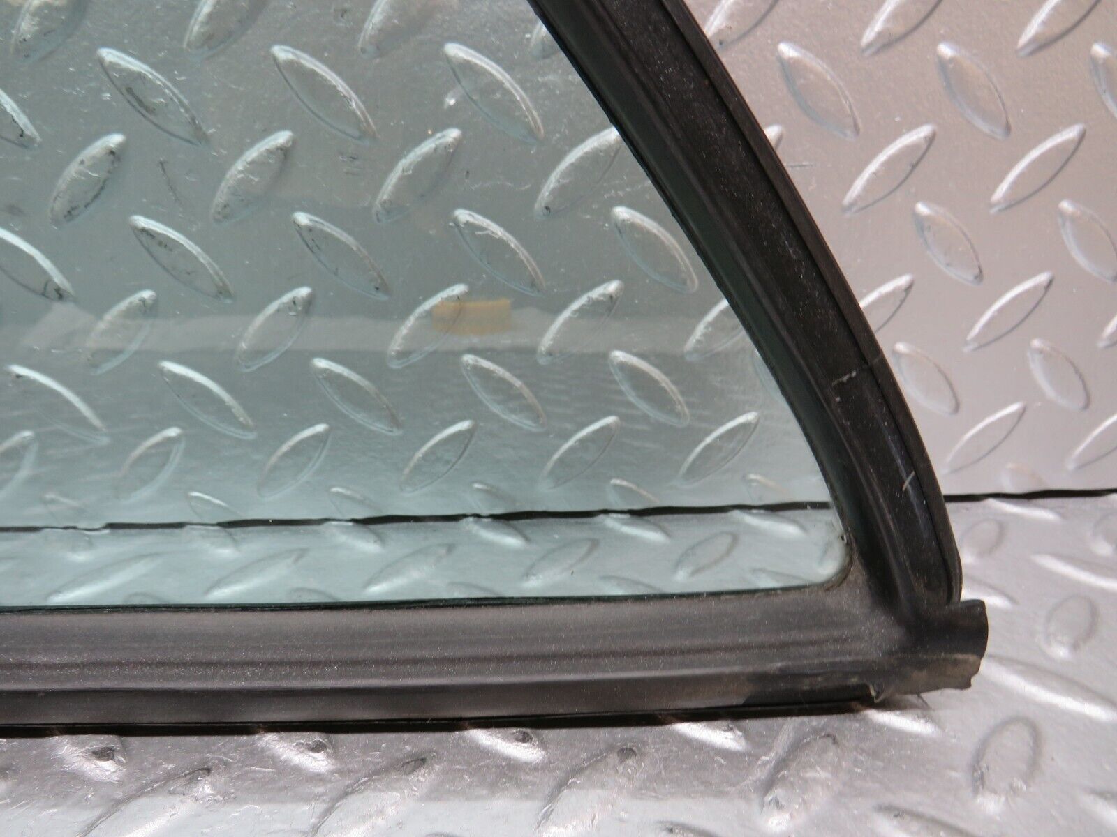 27890 Mercedes-Benz W123 280E Rear Left Quarter Window Glass