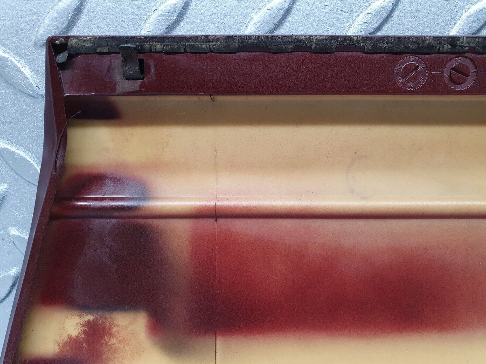 40938 Mercedes-Benz W126 300SE Front Left Fender Wing Moulding Trim 1266903540