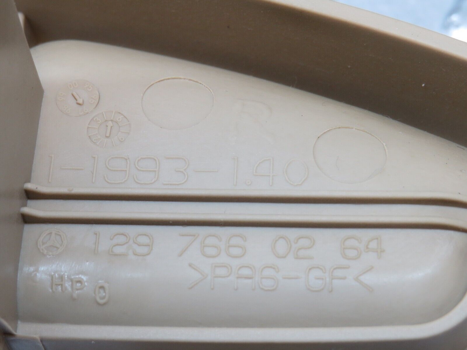 25108 Mercedes-Benz R129 Right Interior Door Handle Beige 1297660264