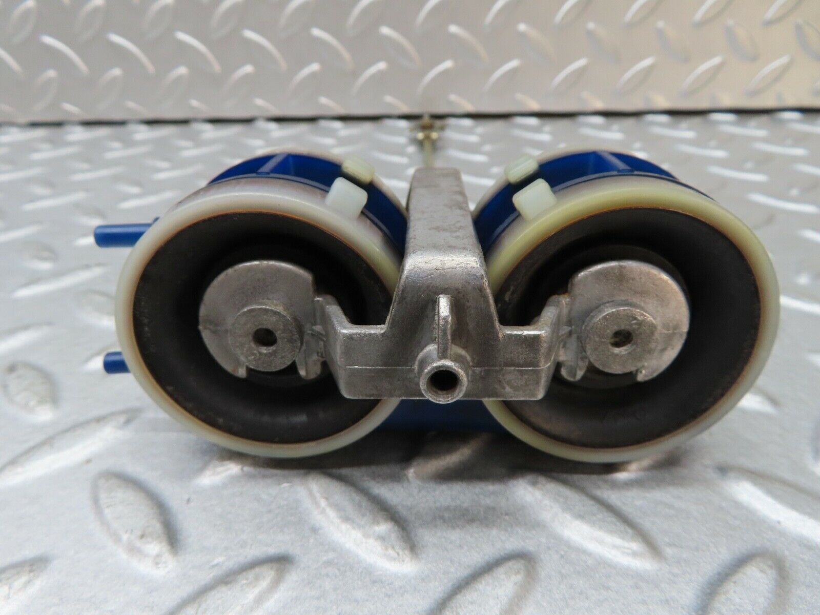 17561 Mercedes-Benz W116 450SEL Front Left Door Lock Vacuum Actuator