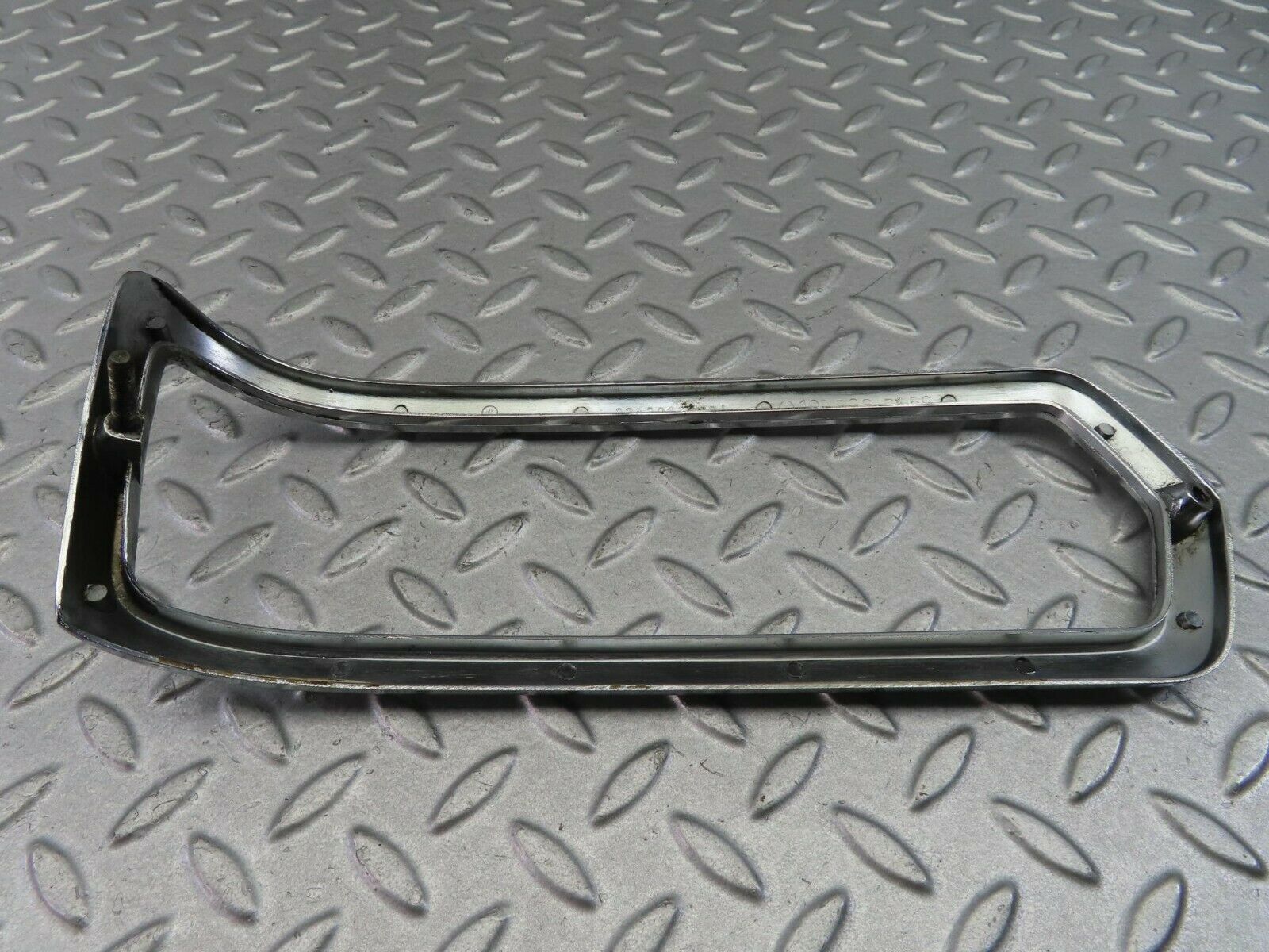 8096 Mercedes-Benz W108 Tail Light Chrome Frame Left 1088260159