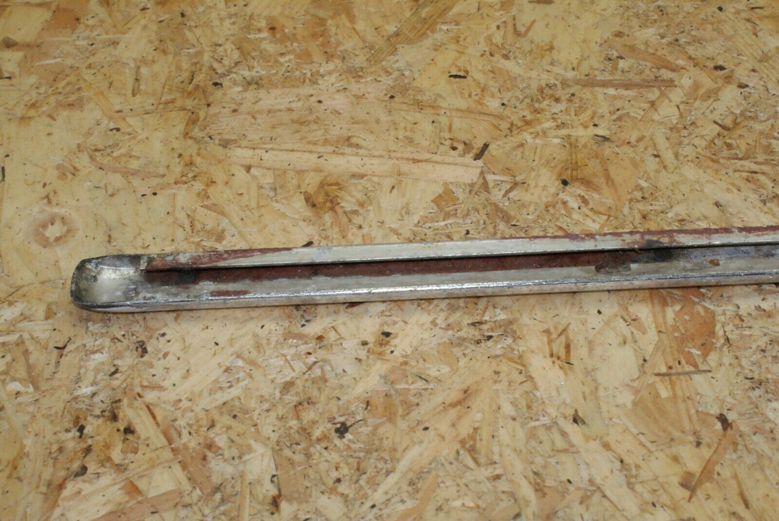 2296 Mercedes-Benz W105 219 PONTON Front Fender Wing Lower Chrome