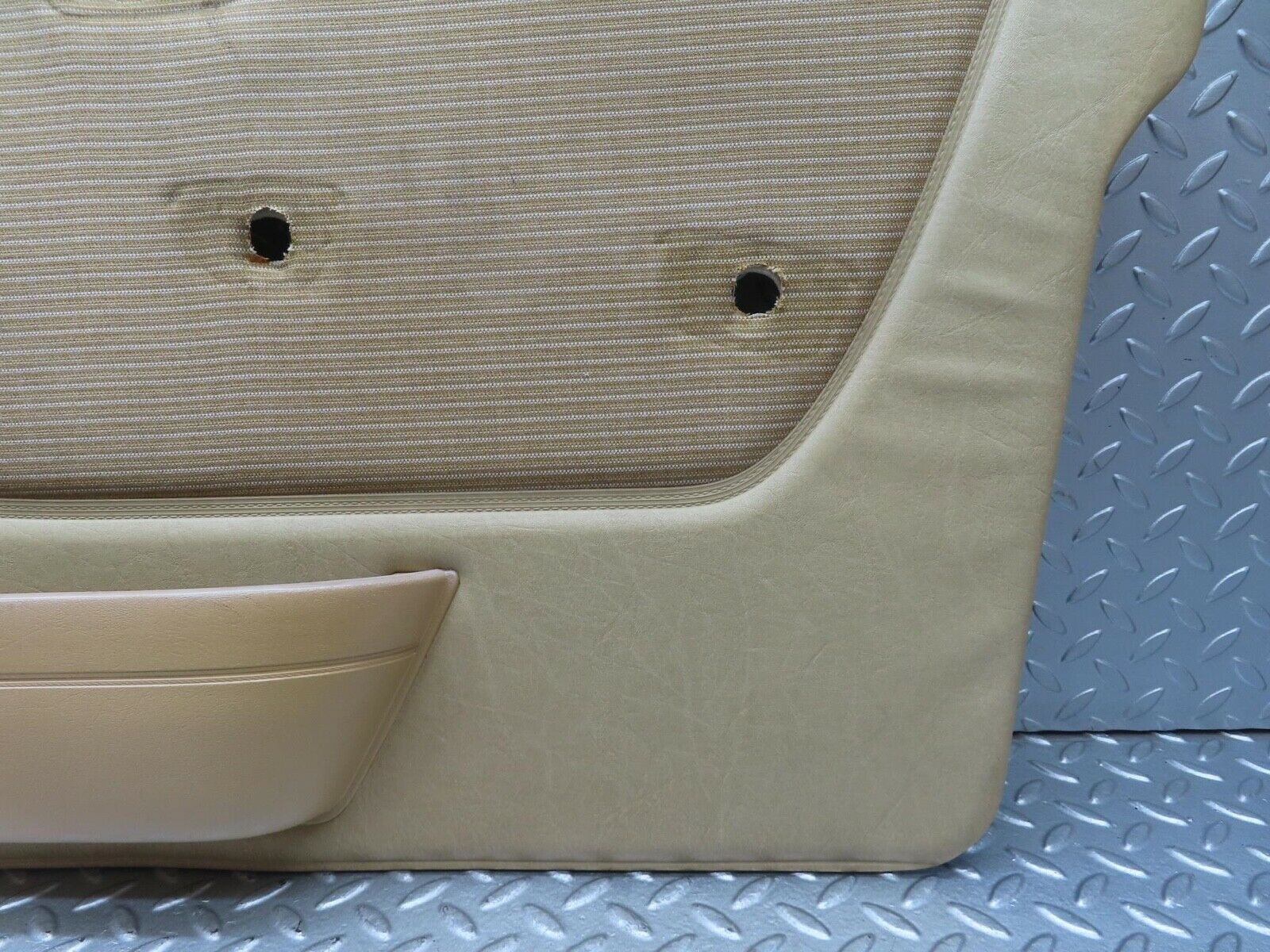 13508 Mercedes-Benz W123 200 Front Right Door Card Cream