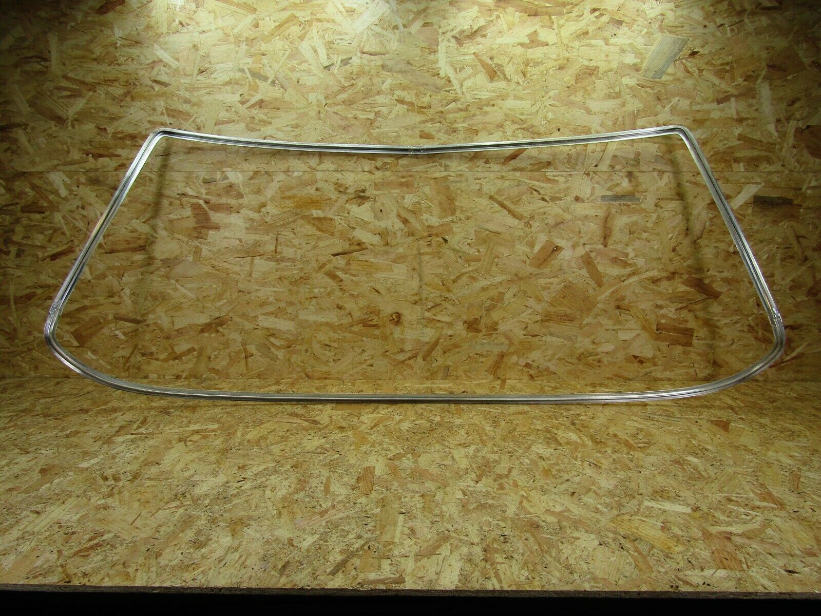 2165 Mercedes-Benz W116 350SE Front Windscreen Chrome Frame