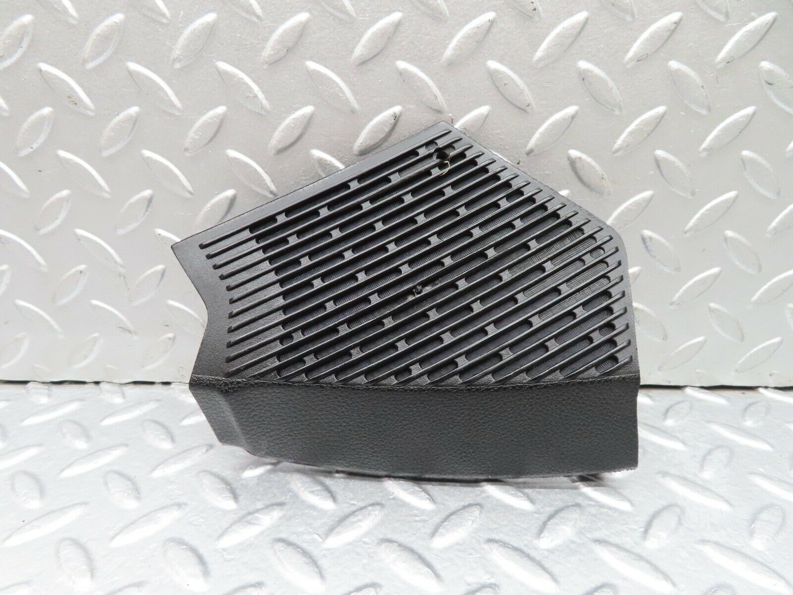 17924 Mercedes-Benz W123 200 Dashboard Speaker Cover Grill Left