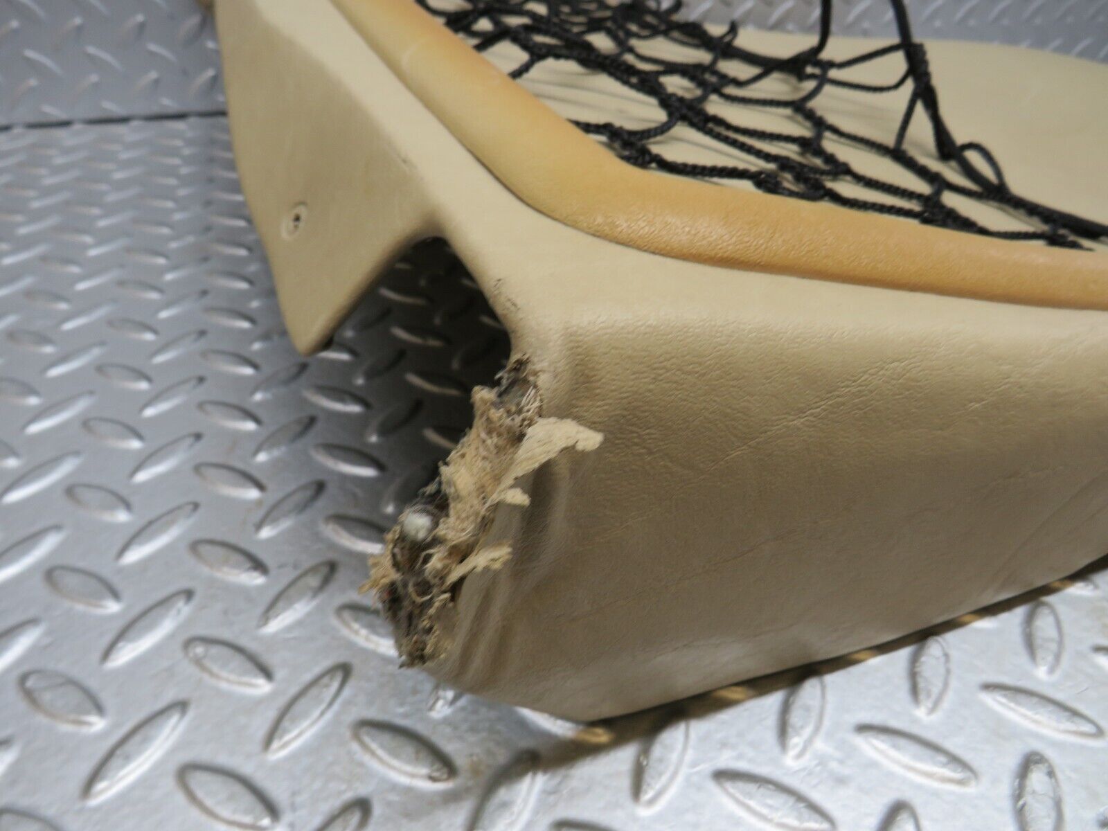 37069 Mercedes-Benz C126 420SEC Coupe Front Left Seat Rear Cover Beige