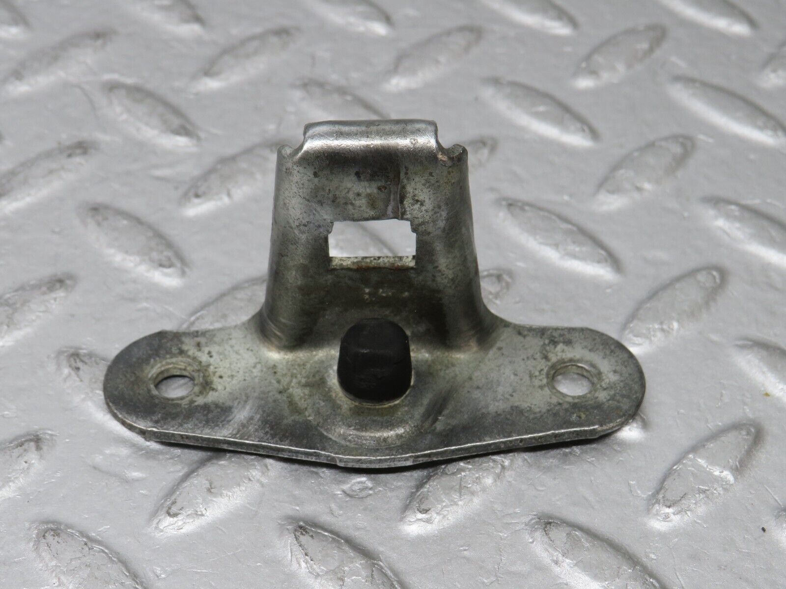 36073 Mercedes-Benz W126 420SE Trunk Lock Latch 1267580050