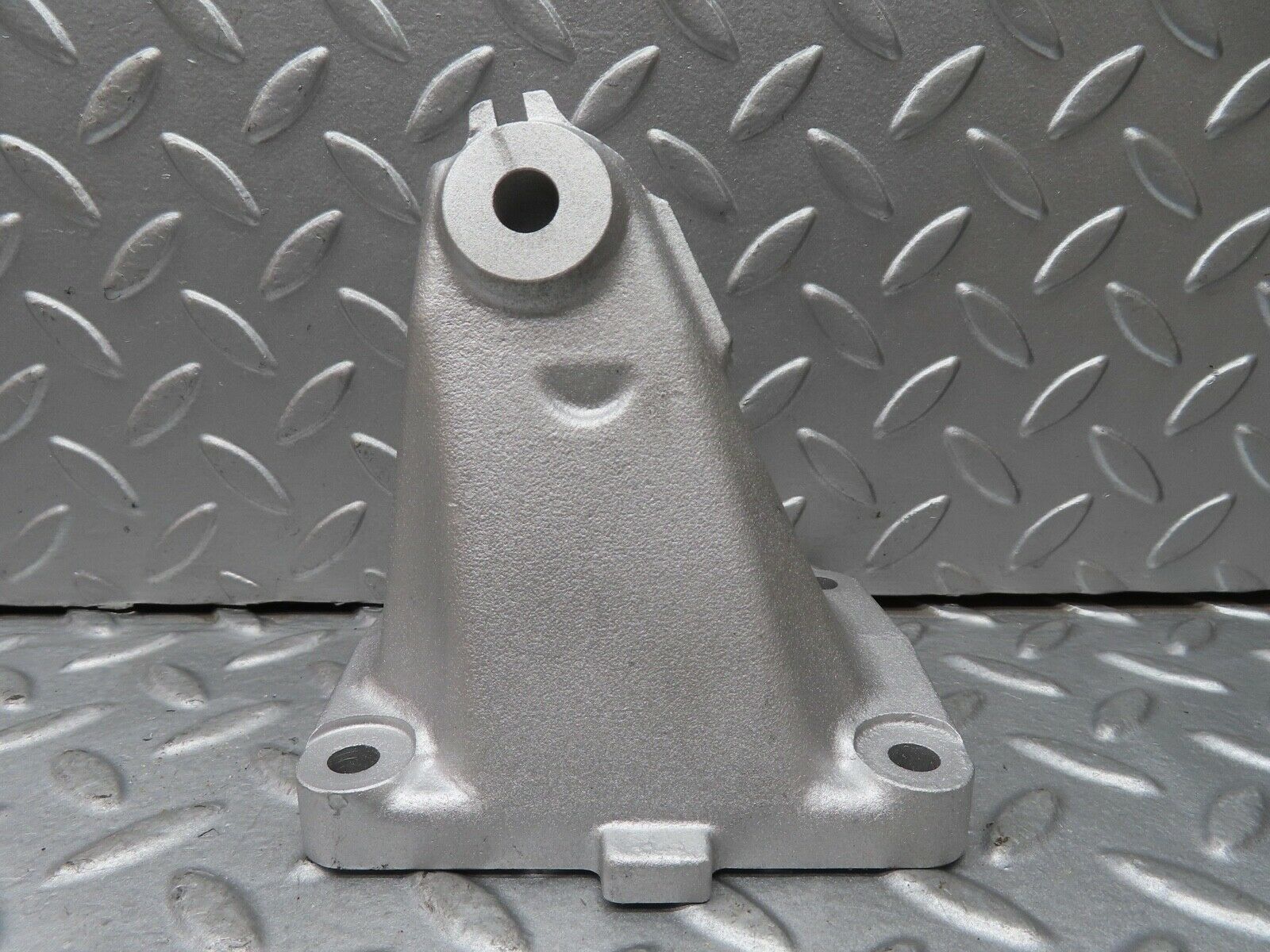 17303 Mercedes-Benz R129 300SL Coupe Engine Mount Bracket Right Side