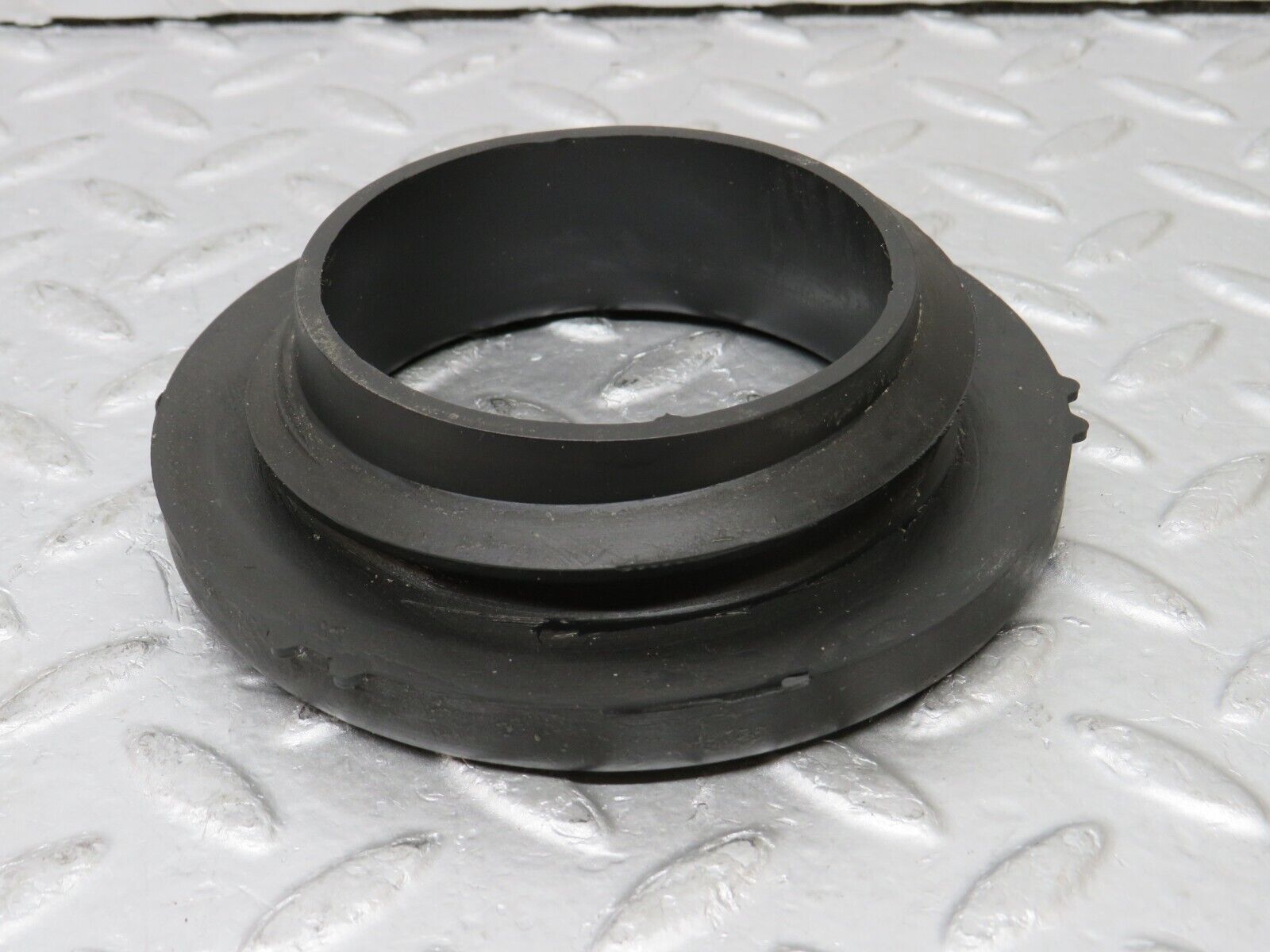 35320 Mercedes-Benz W140 Coil Spring Rubber Mounting 1403210784