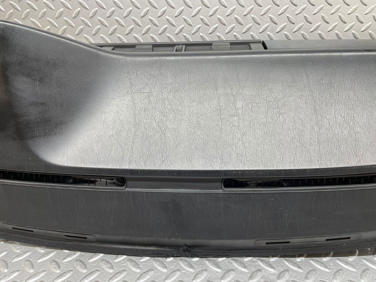 37966 Mercedes-Benz A124 320E Cabriolet Dashboard Black