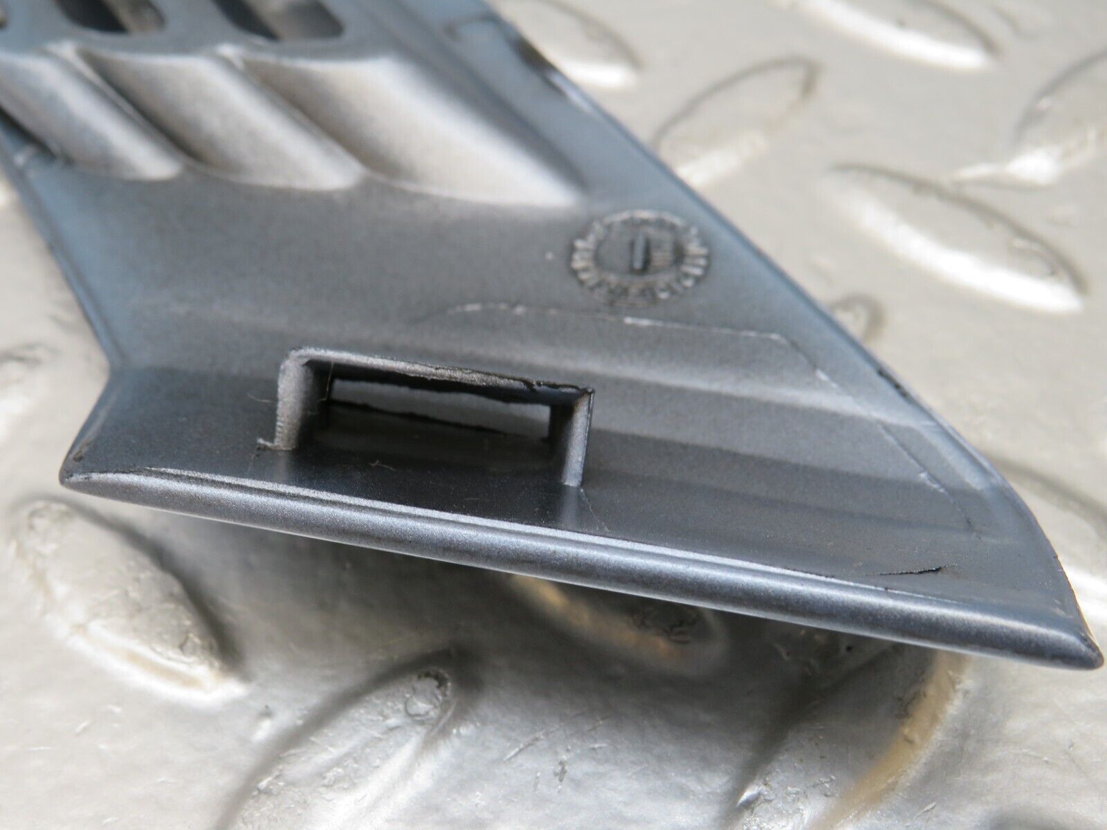 25154 Mercedes-Benz W201 190D C Pillar Exterior Cover Left Side 2016980289