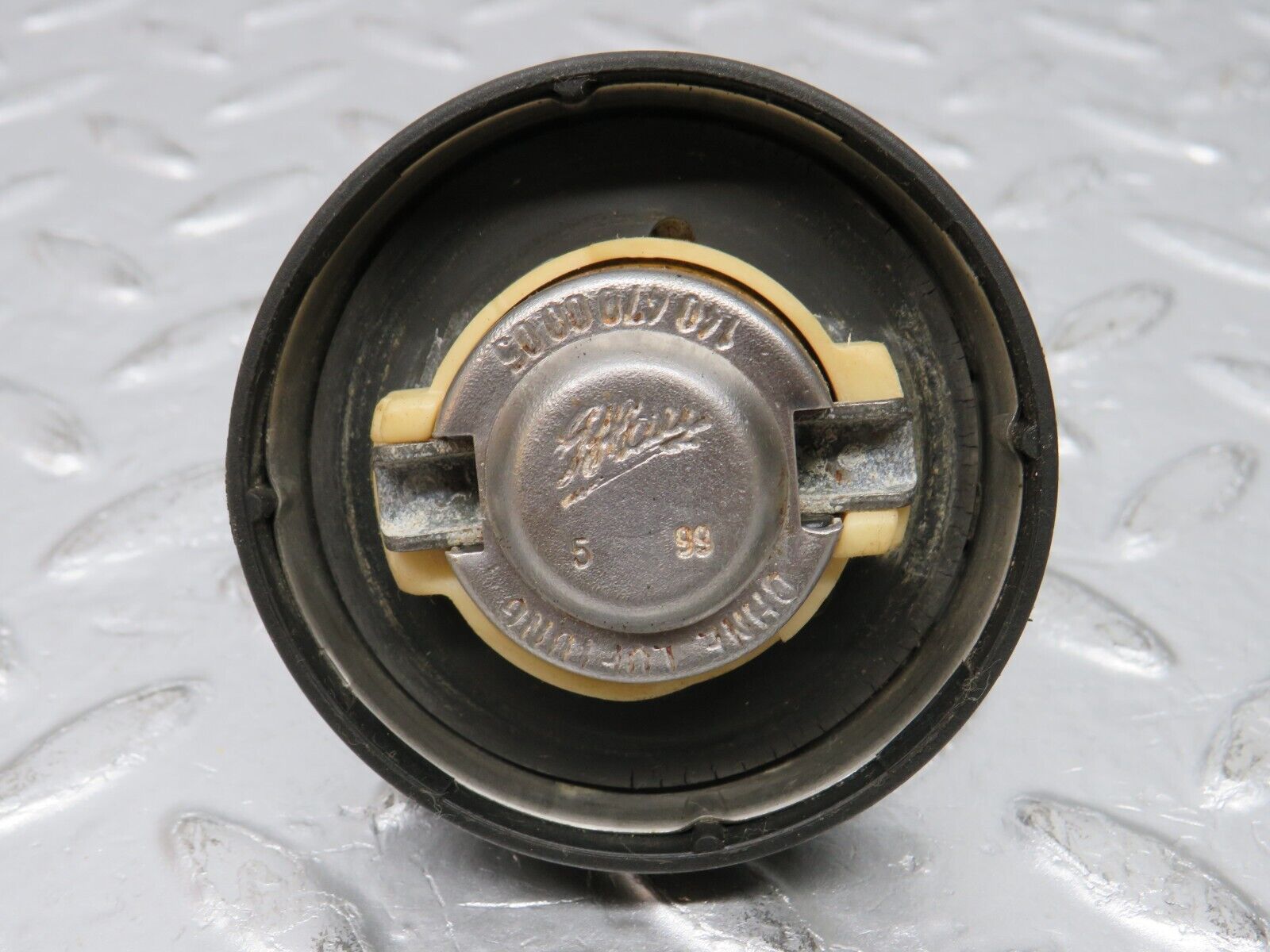 32610 Mercedes-Benz S124 300TE Wagon Fuel Tank Cap 1404700005