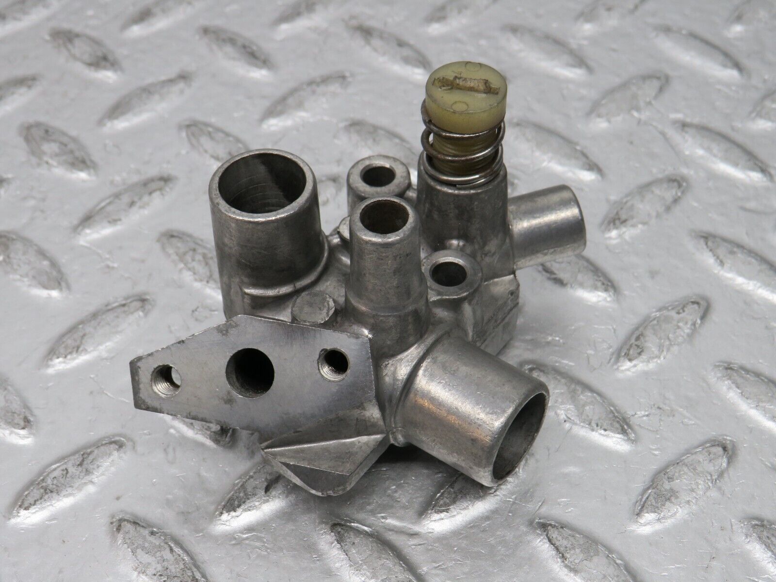 0290 Mercedes-Benz W116 Auxiliary Air Valve 1160940712