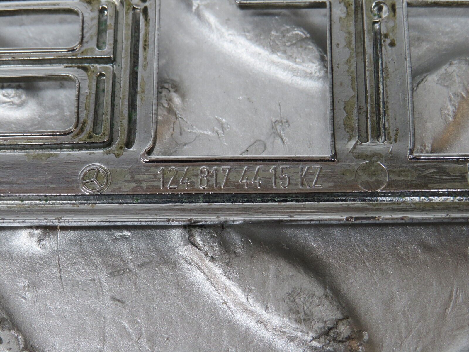 31269 Mercedes-Benz S124 220TE Wagon Trunk Badge Emblem 1248174415