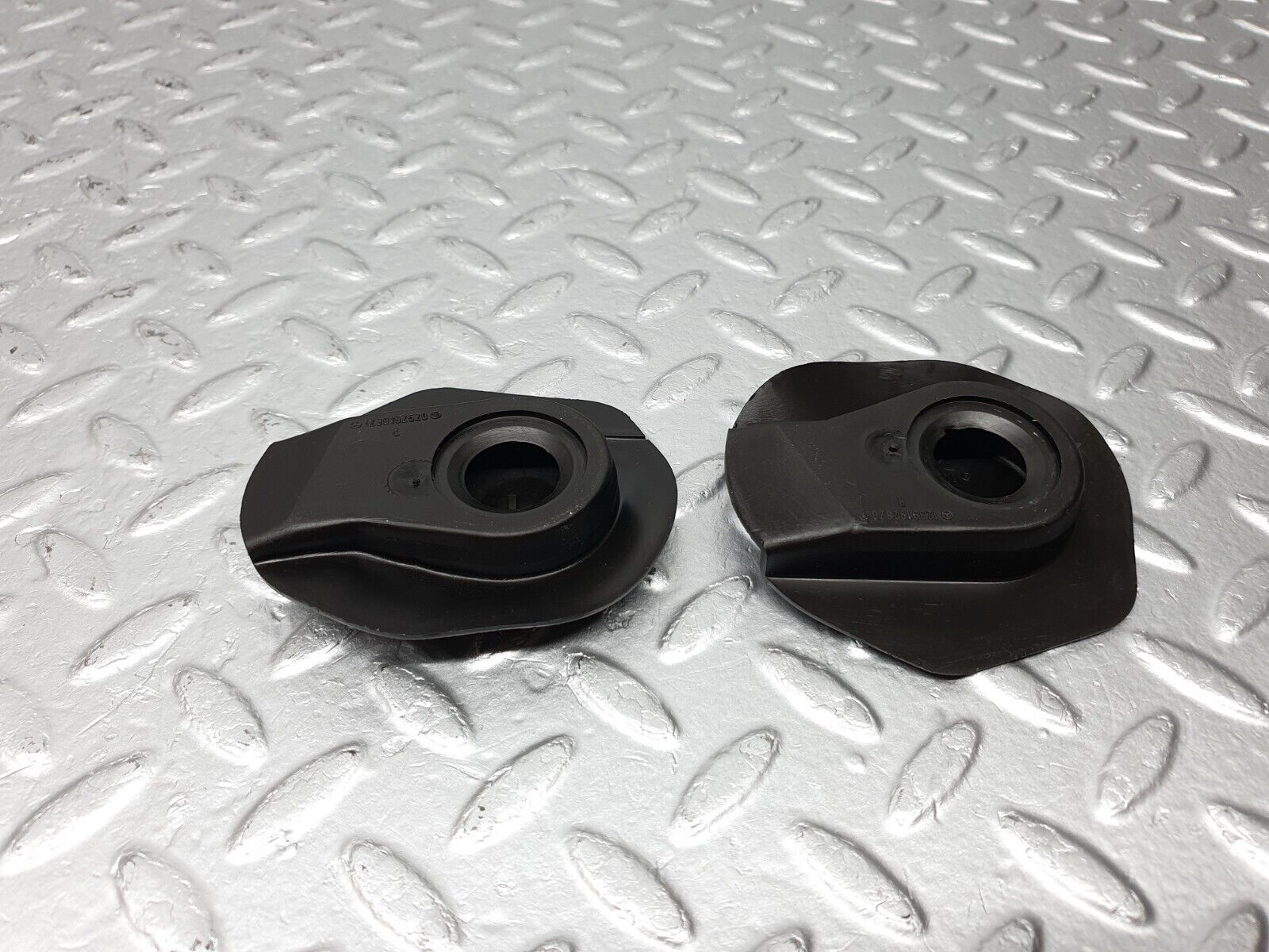 40769 Mercedes-Benz W123 300D Seat Belt Runner Plastic Cover 1239192520 1239192620