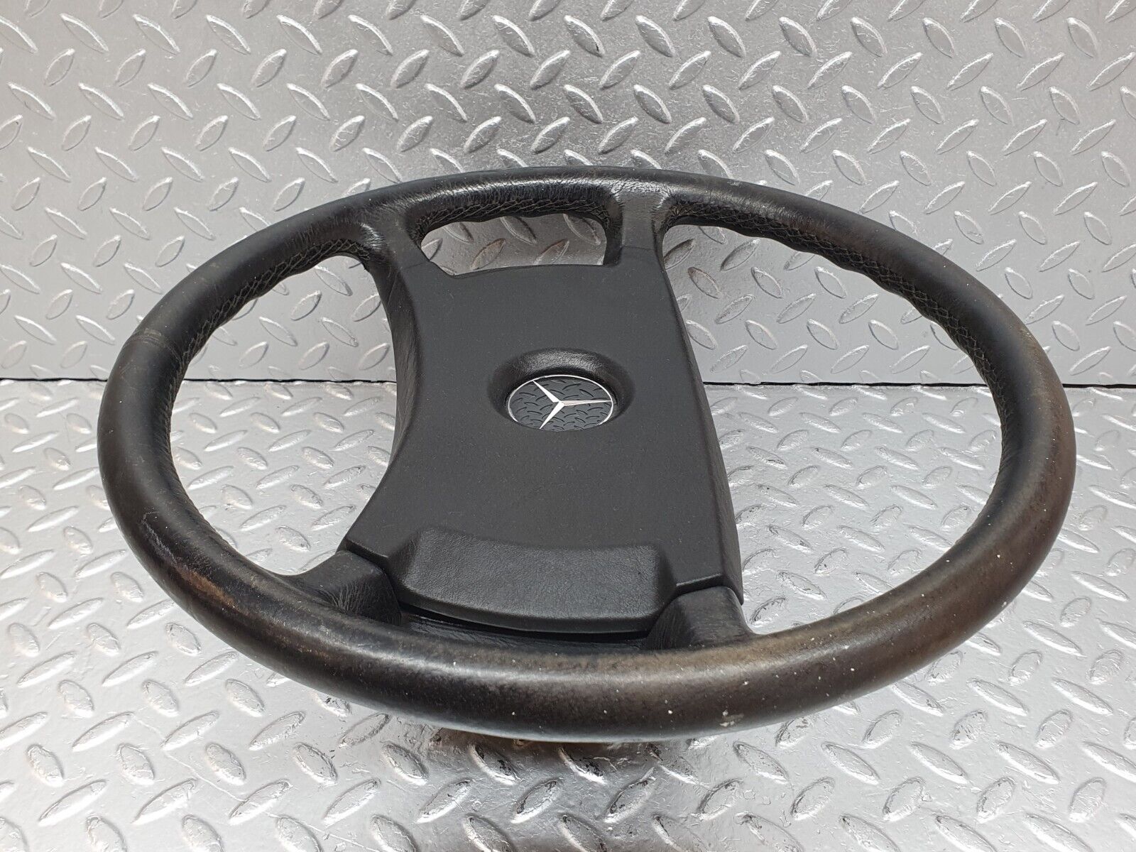 41182 Mercedes-Benz W126 300SE Leather Steering Wheel 1264640017