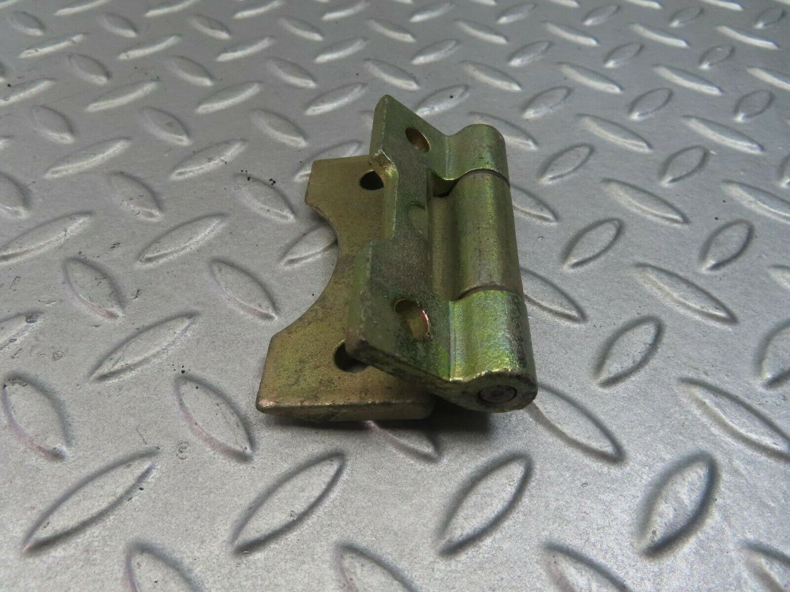 8261 Mercedes-Benz W123 Door Hinge 1237200037