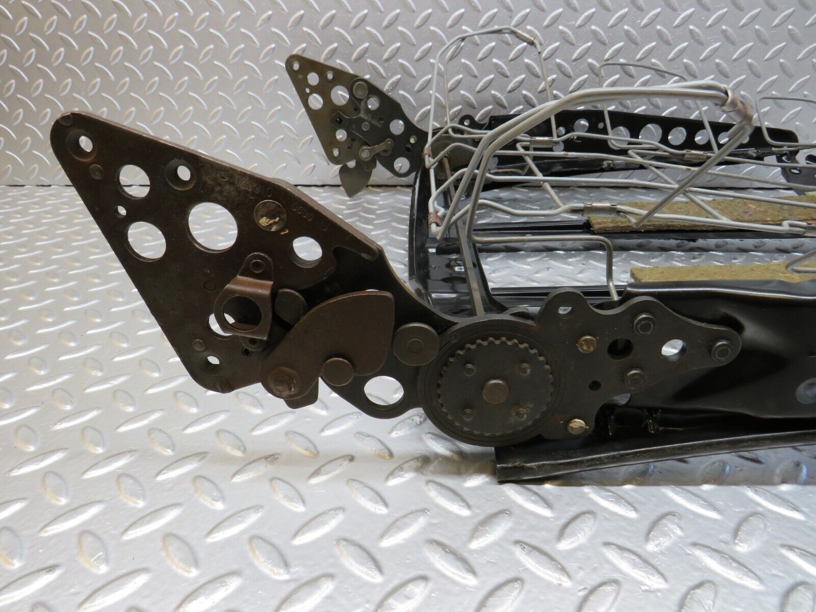 33892 Mercedes-Benz C123 230CE Coupe Front Right Driver Seat Backrest