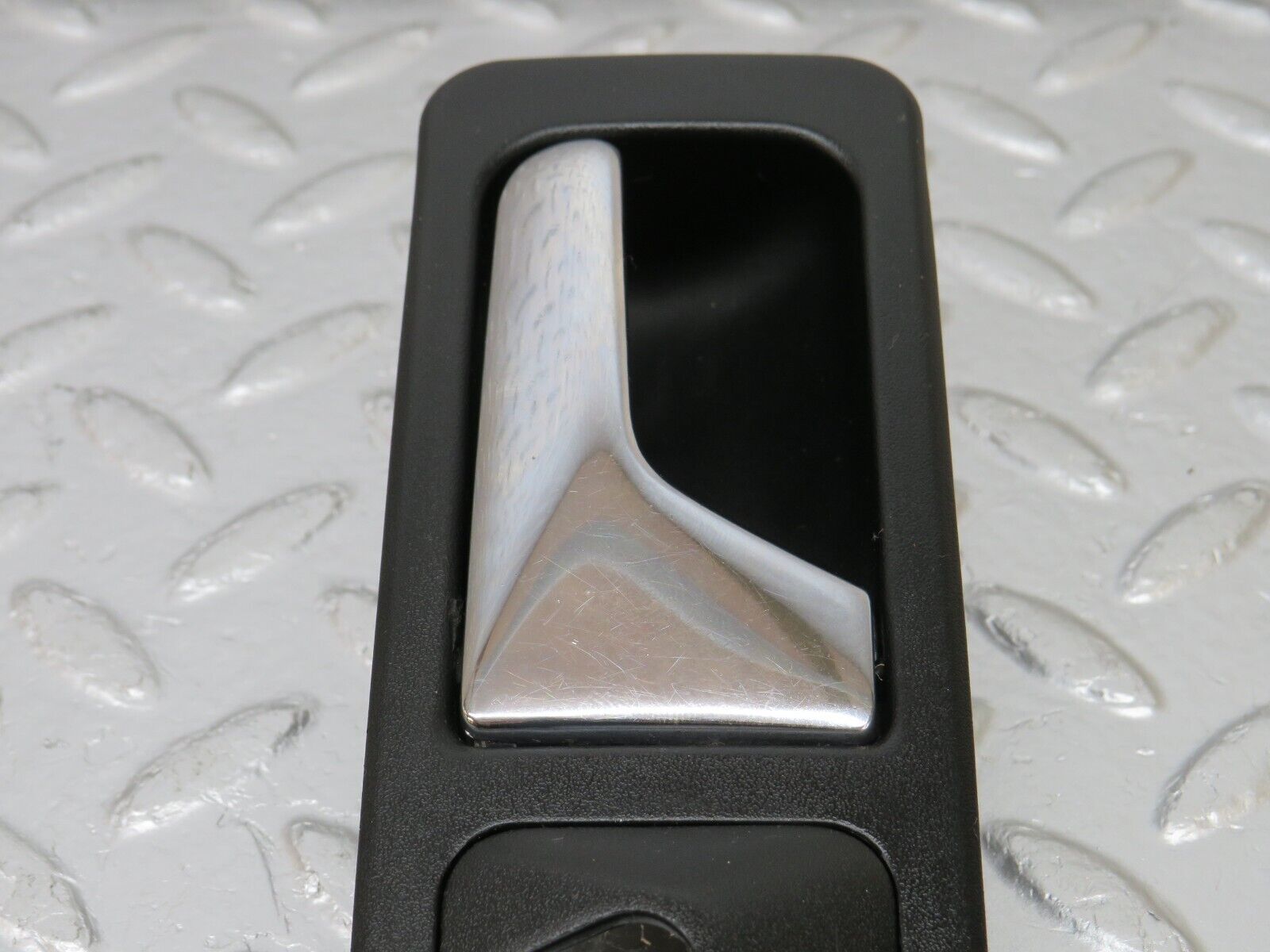 33642 Mercedes-Benz W201 190E 2.0L Right Interior Door Handle 2017660264