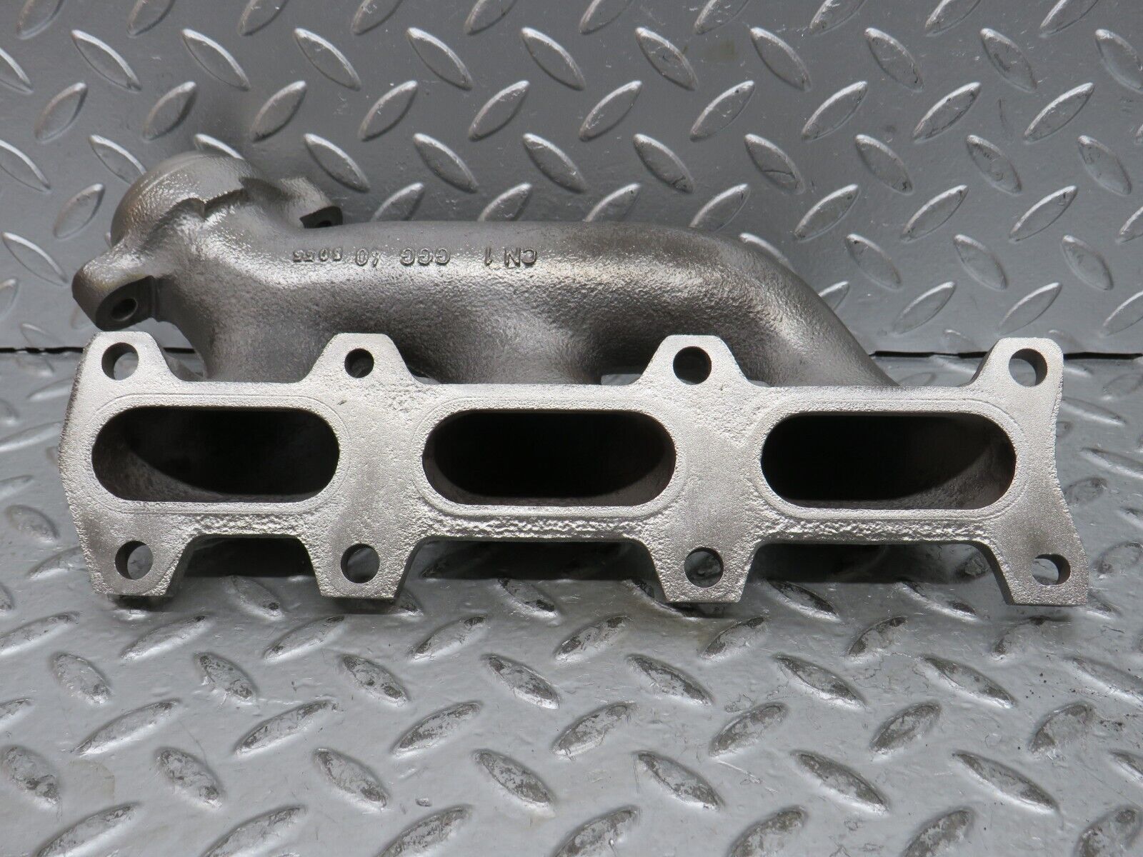 27680 Mercedes-Benz S124 300TE Wagon Exhaust Manifold Cylinder 4-6 6061420802