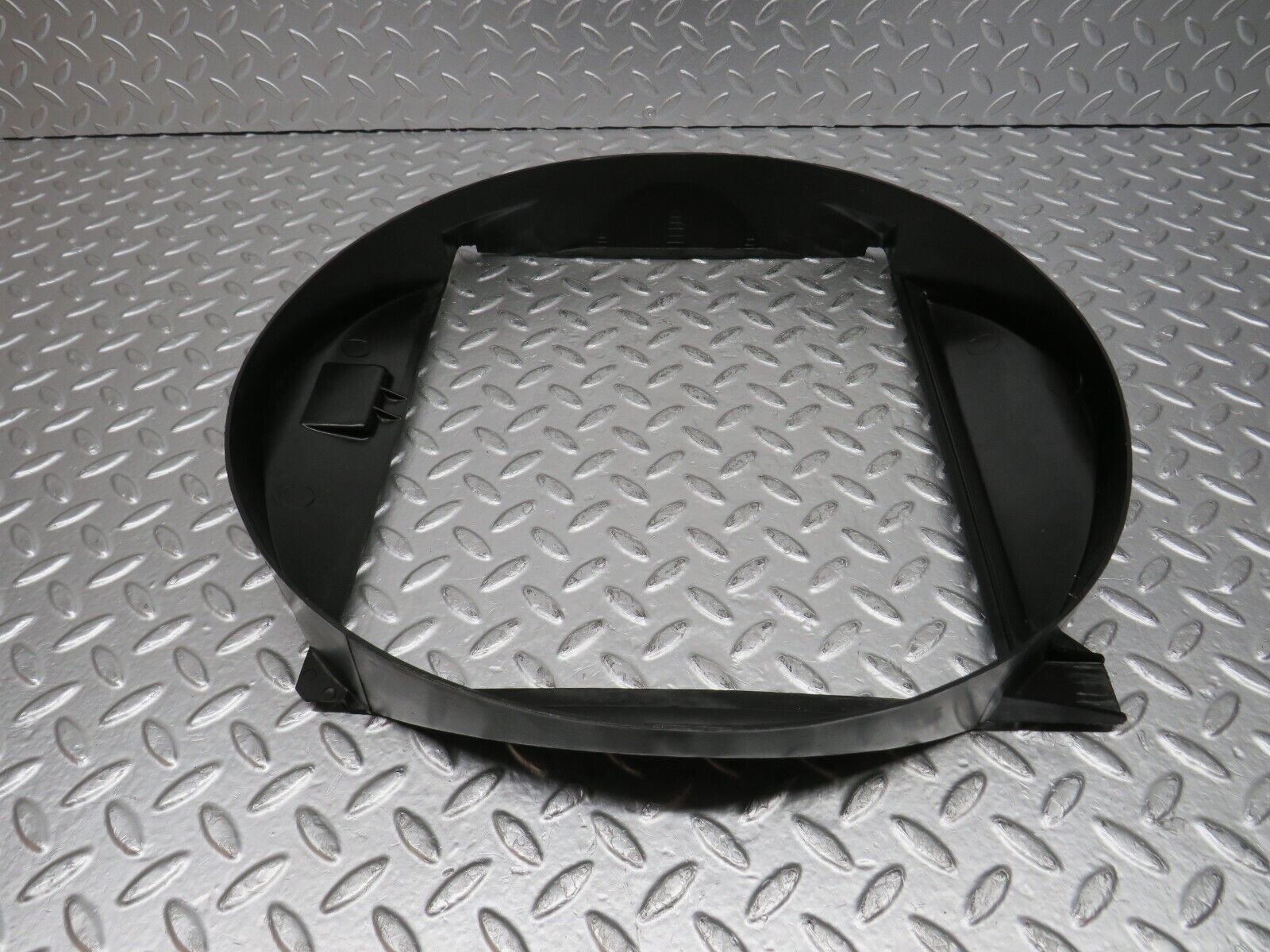 31645 Mercedes-Benz W201 190LE 1.8L Engine Fan Shroud 2015050755