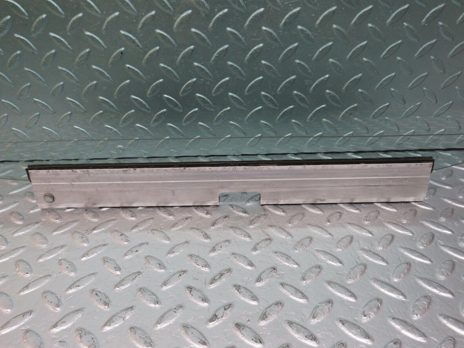 33830 Mercedes-Benz W201 190E 2.0L Front Left Door Window Glass