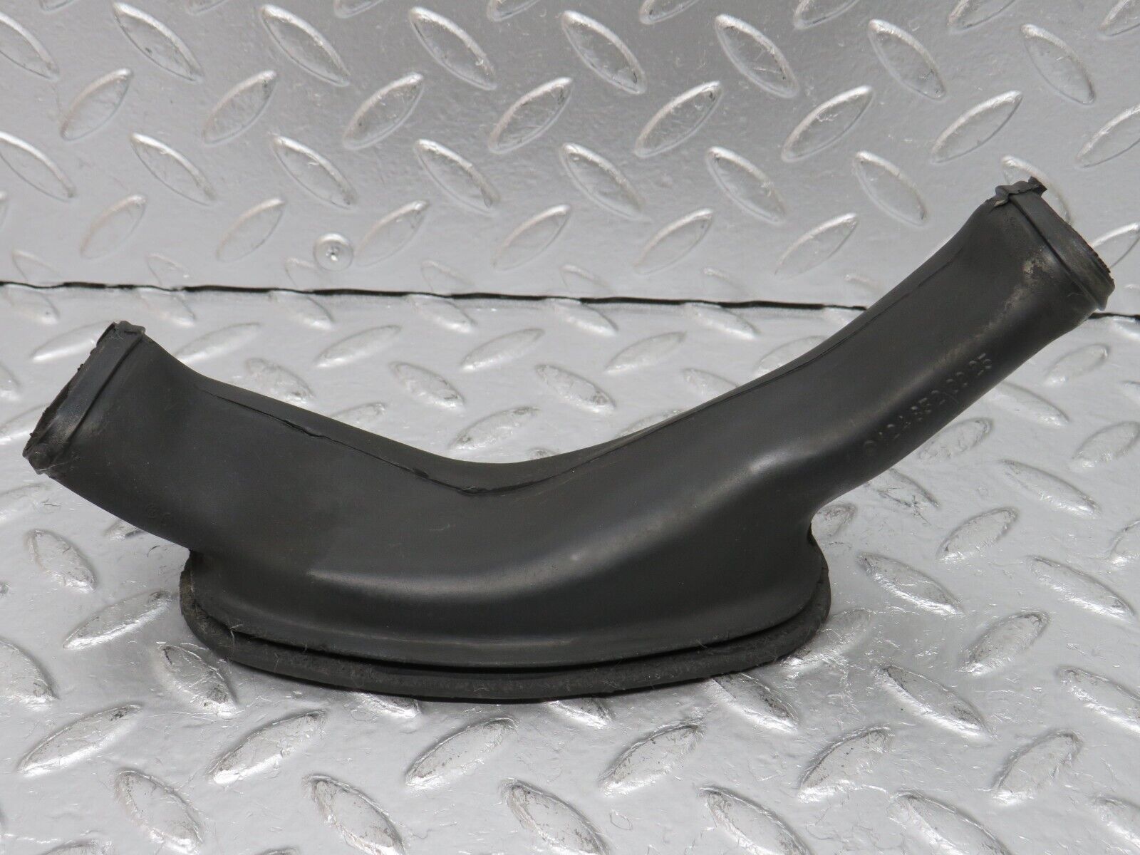 32614 Mercedes-Benz S124 300TE Wagon Heater Water Drain 1248320025