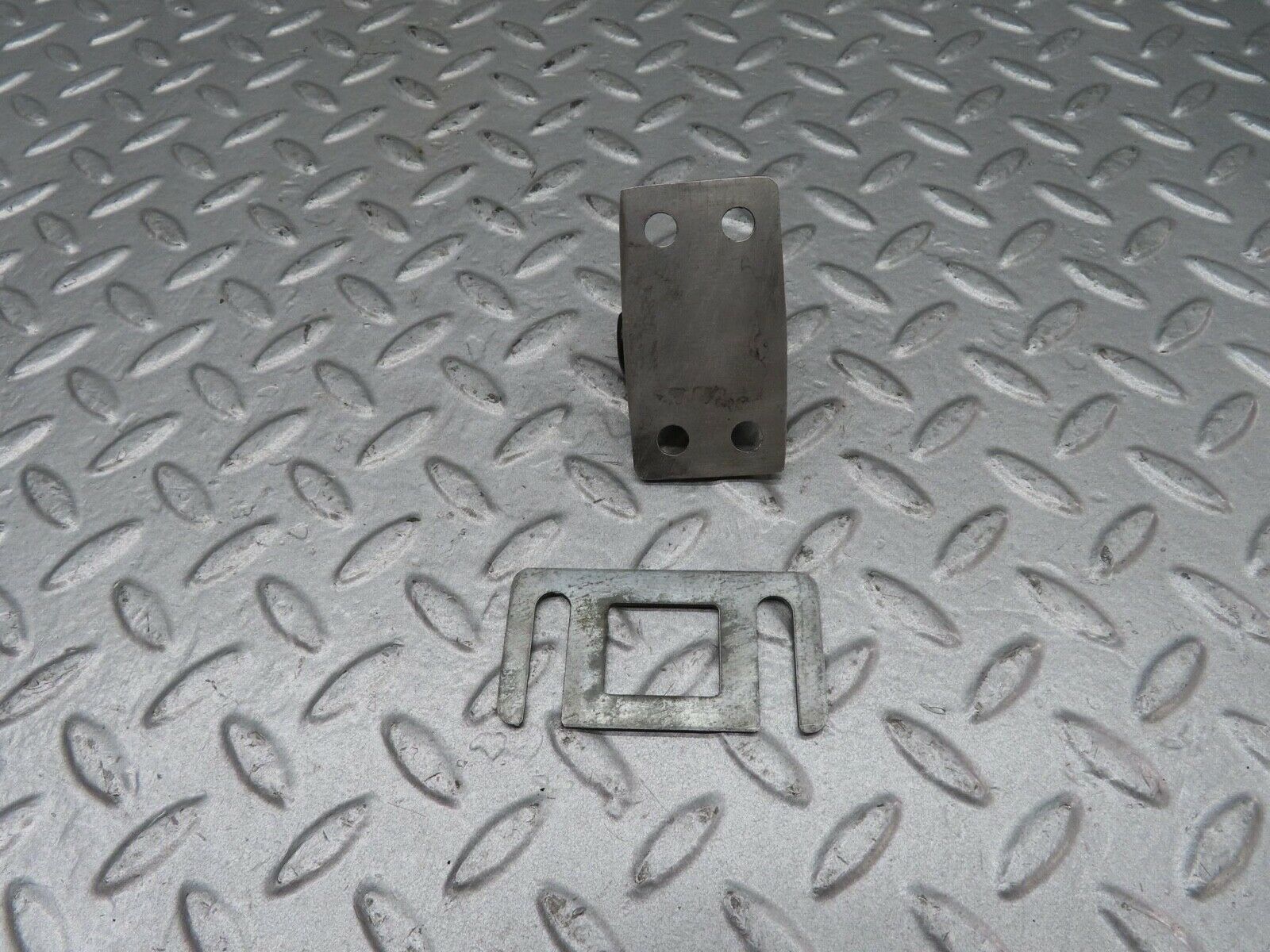 14298 Mercedes-Benz W116 350SE Door Lock Latch Left Side