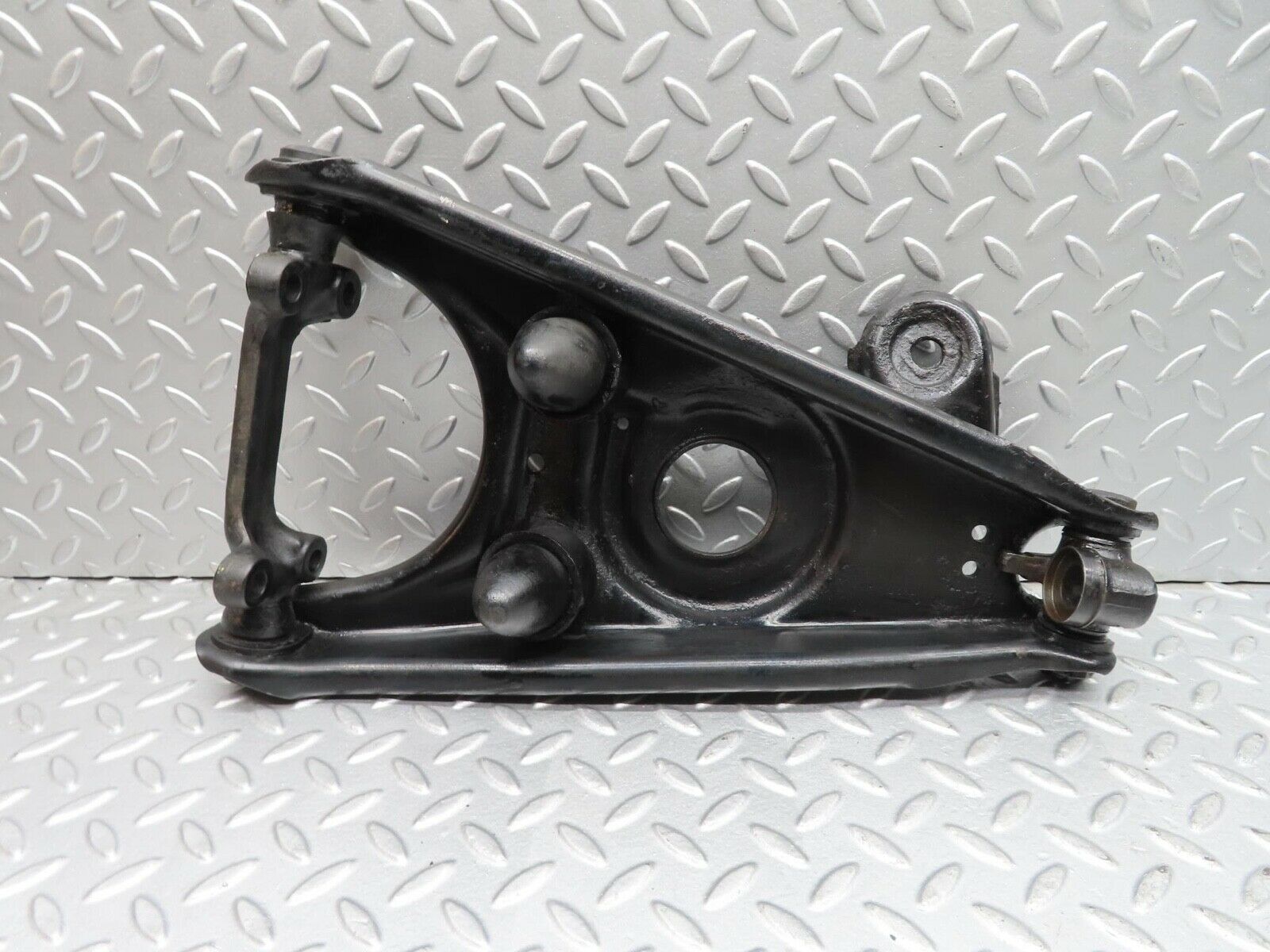 12584 Mercedes-Benz W108 280SE 3.5 Front Right Lower Control Arm