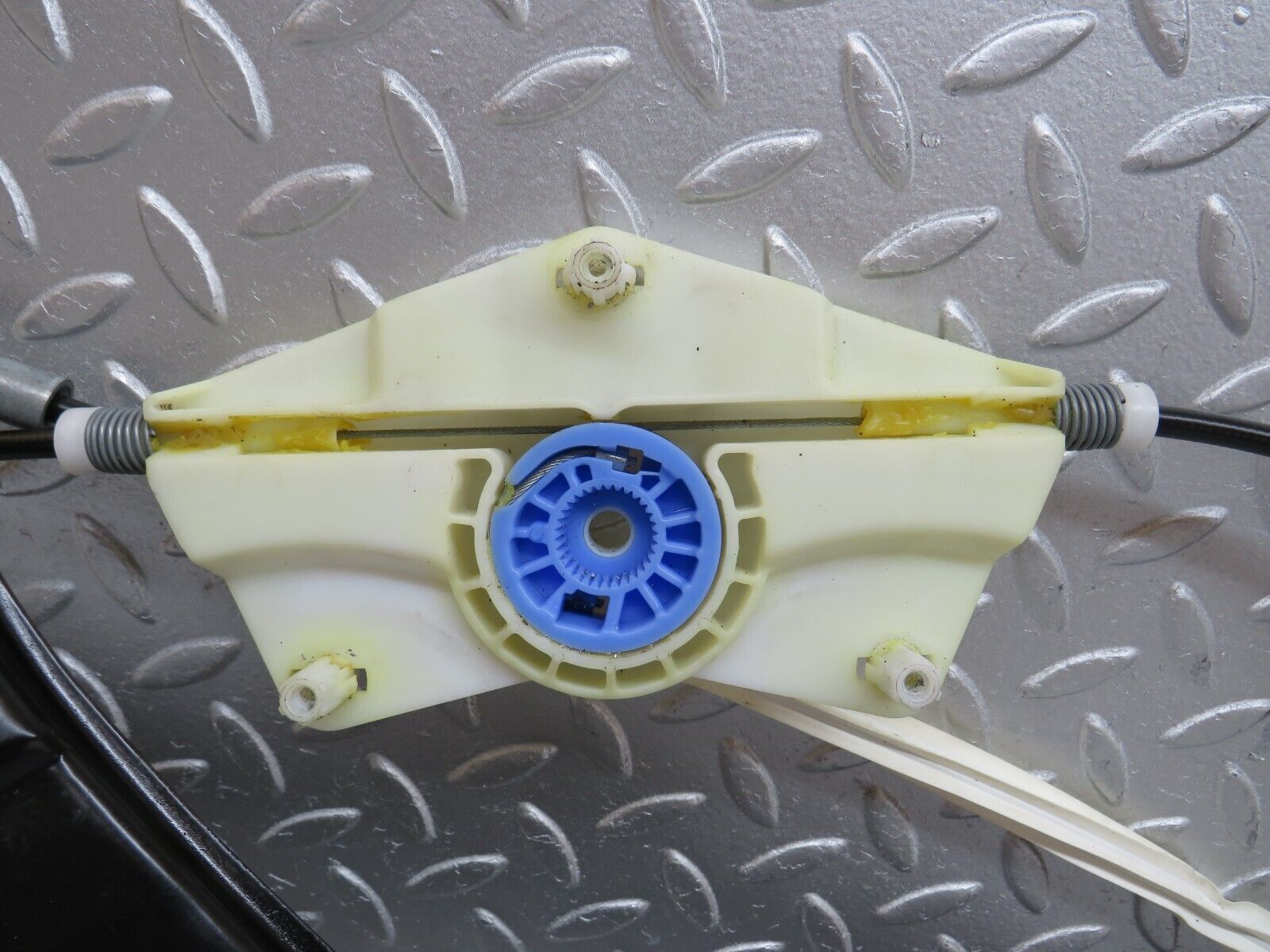 35197 Mercedes-Benz W221 Front Right Power Window Regulator