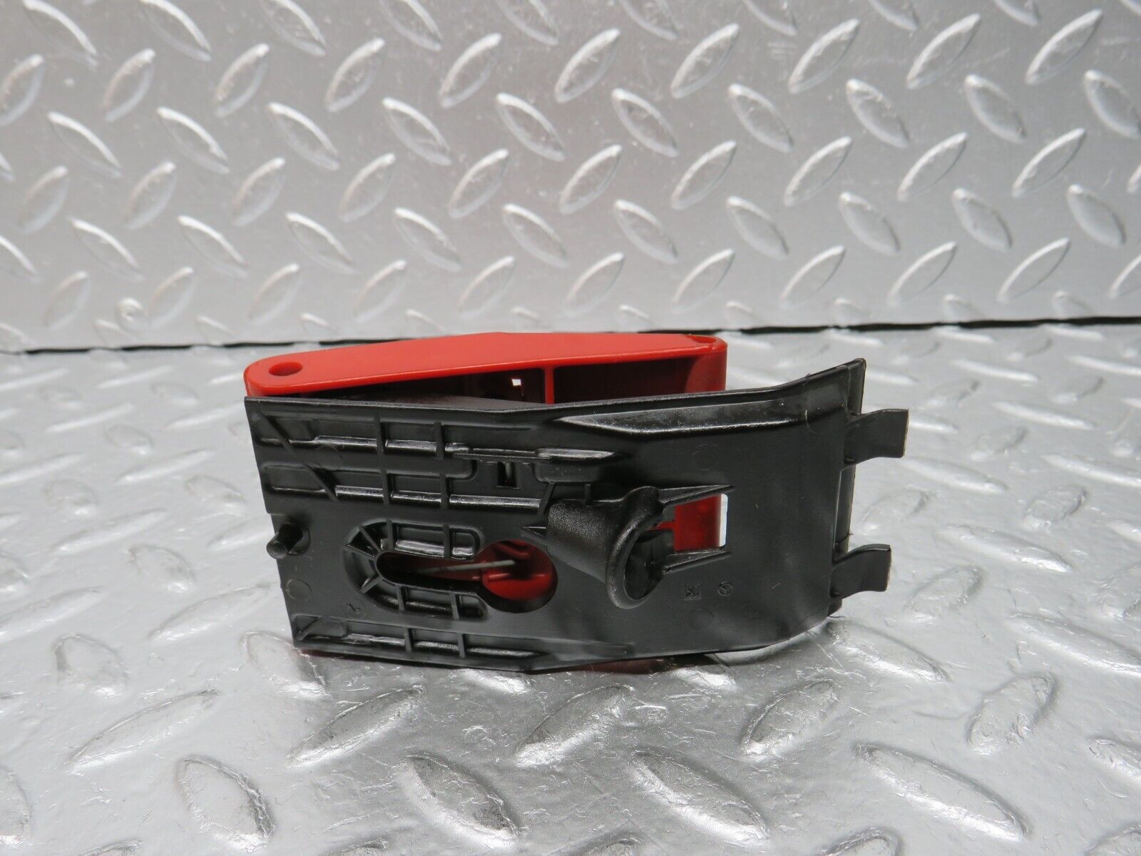 31334 Mercedes-Benz S124 220TE Wagon Bonnet Release Handle